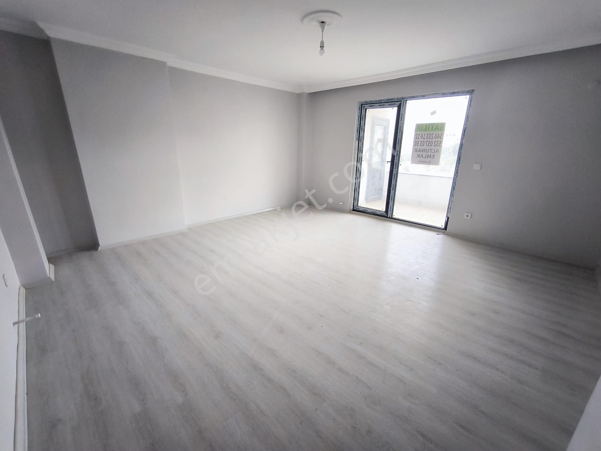 Armutlu Merkez'de Kiralık 4+2 Dubleks - Görsel 2