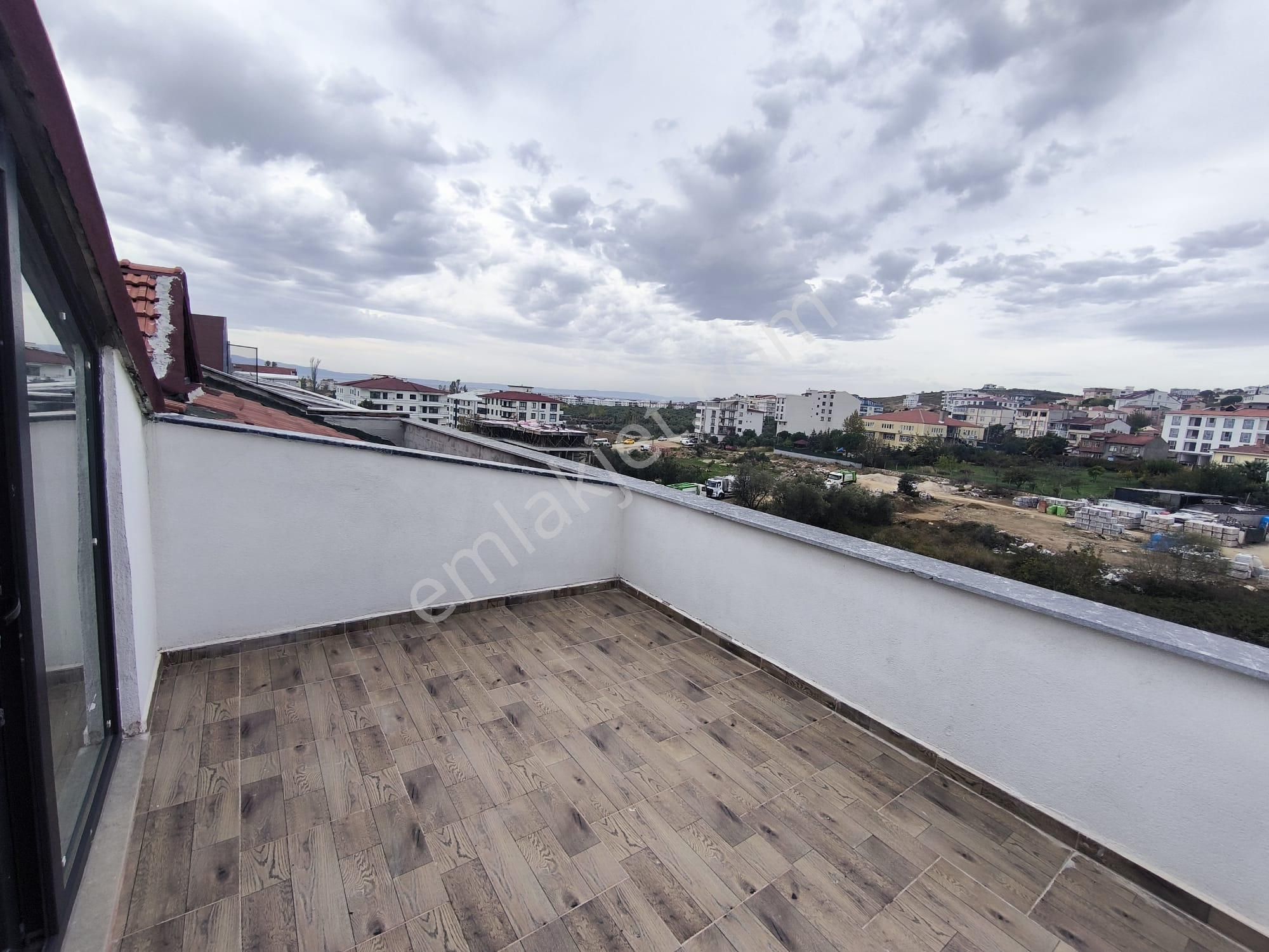 Armutlu Merkez'de Kiralık 4+2 Dubleks - Görsel 21