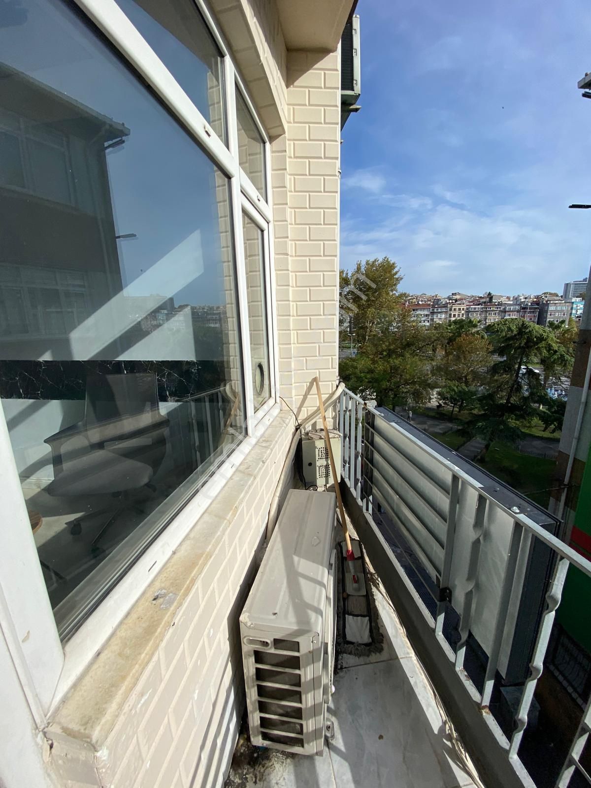 Fatih Molla Gürani Mahallesinde 3+1/90m2/3. Kat/ Satılık / Ofis - Görsel 3