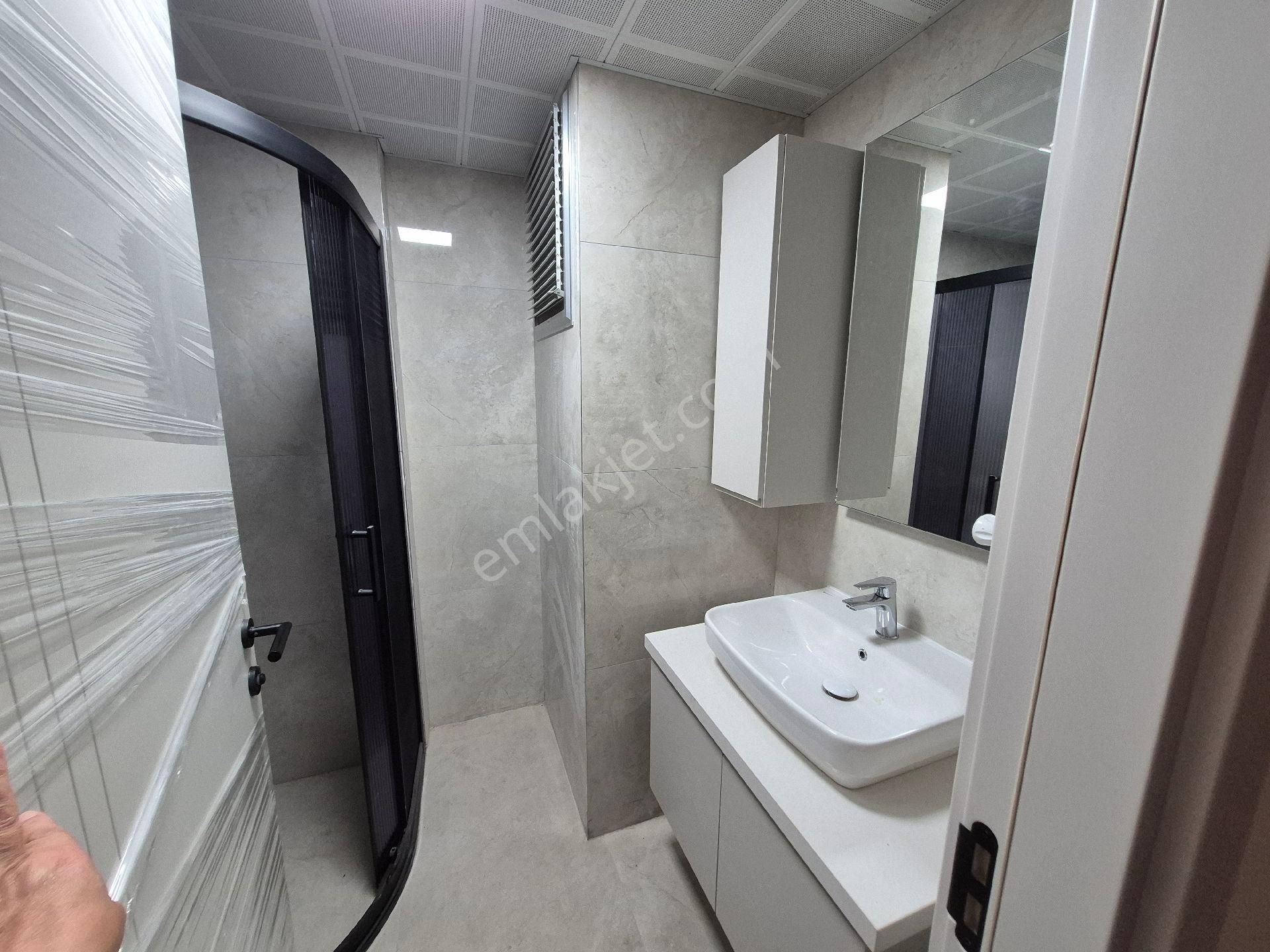 Bornova'nın Kalbinde Erzene Mh. Sıfır 3+1 Satılık Geniş Daire - Görsel 10