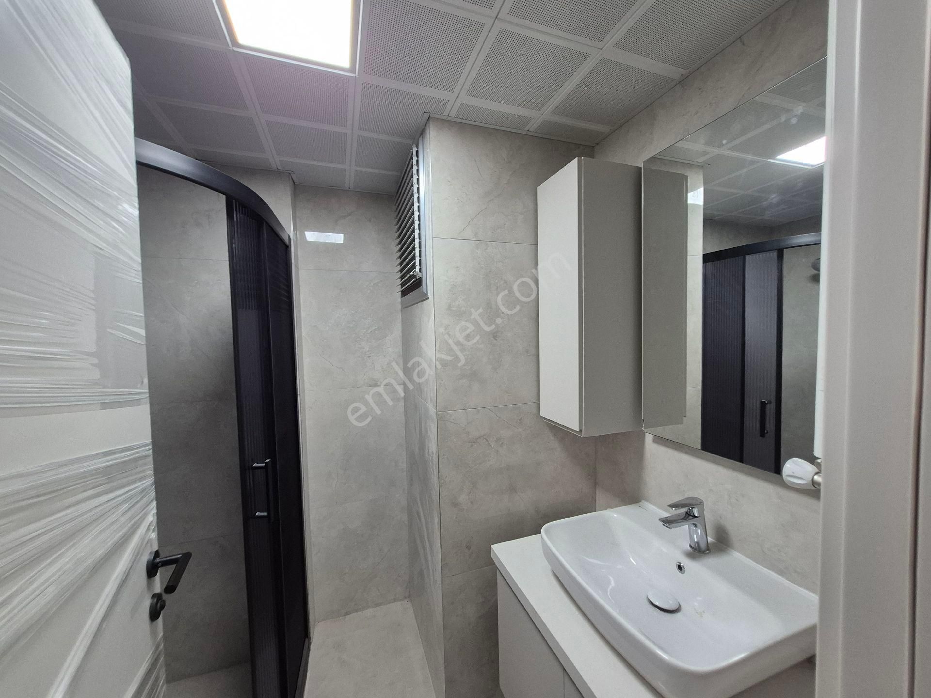 Bornova'nın Kalbinde Erzene Mh. Sıfır 3+1 Satılık Geniş Daire - Görsel 9