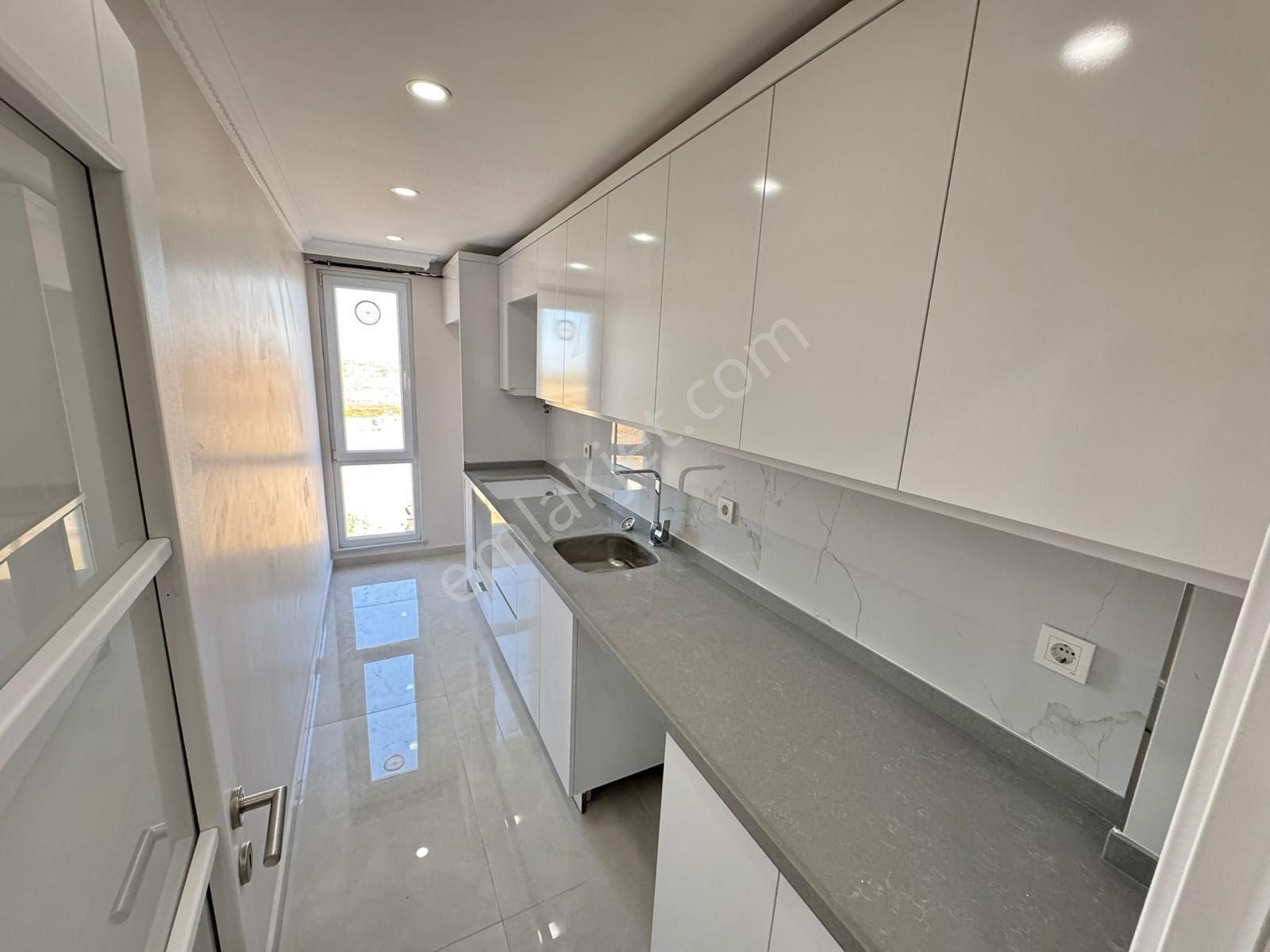 Özgür İnşaat'tan Malkoçoğlu Mh'de Sıfır Cadde Üstü Ara Kat Daire - Görsel 2