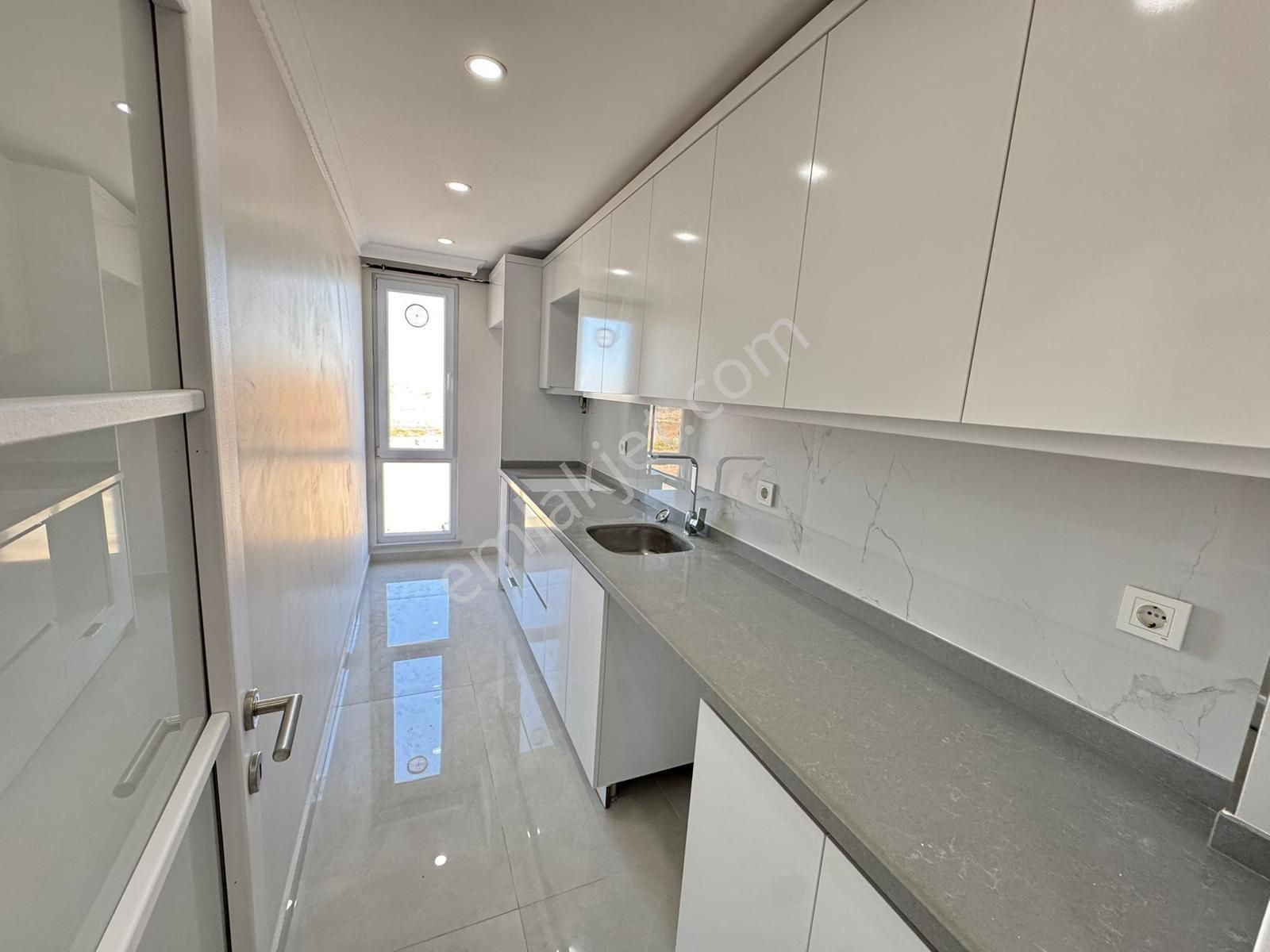 Özgür İnşaat'tan Malkoçoğlu Mh'de Sıfır Cadde Üstü Ara Kat Daire - Görsel 17