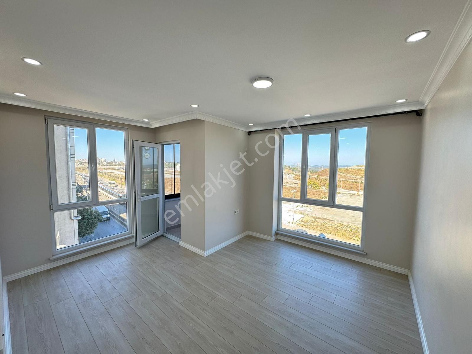 Özgür İnşaat'tan Malkoçoğlu Mh'de Sıfır Cadde Üstü Ara Kat Daire - Görsel 3