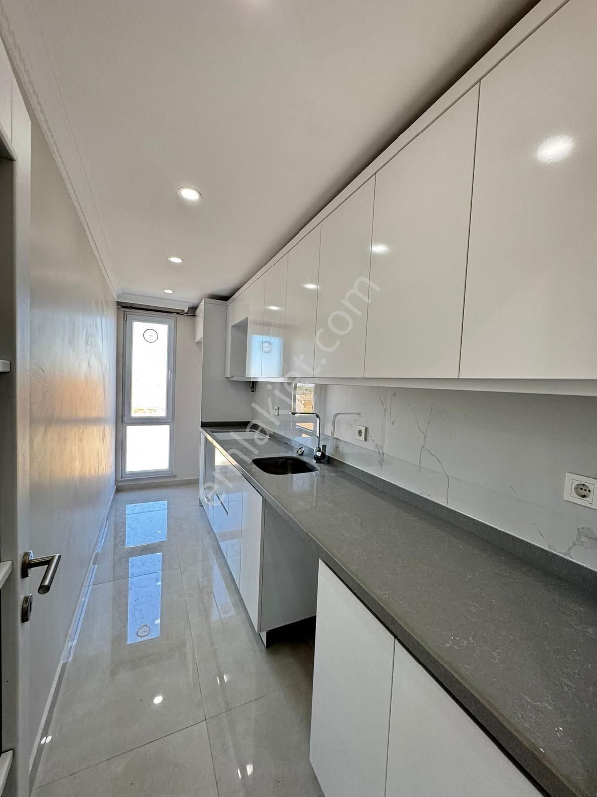 Özgür İnşaat'tan Malkoçoğlu Mh'de Sıfır Cadde Üstü Ara Kat Daire - Görsel 12