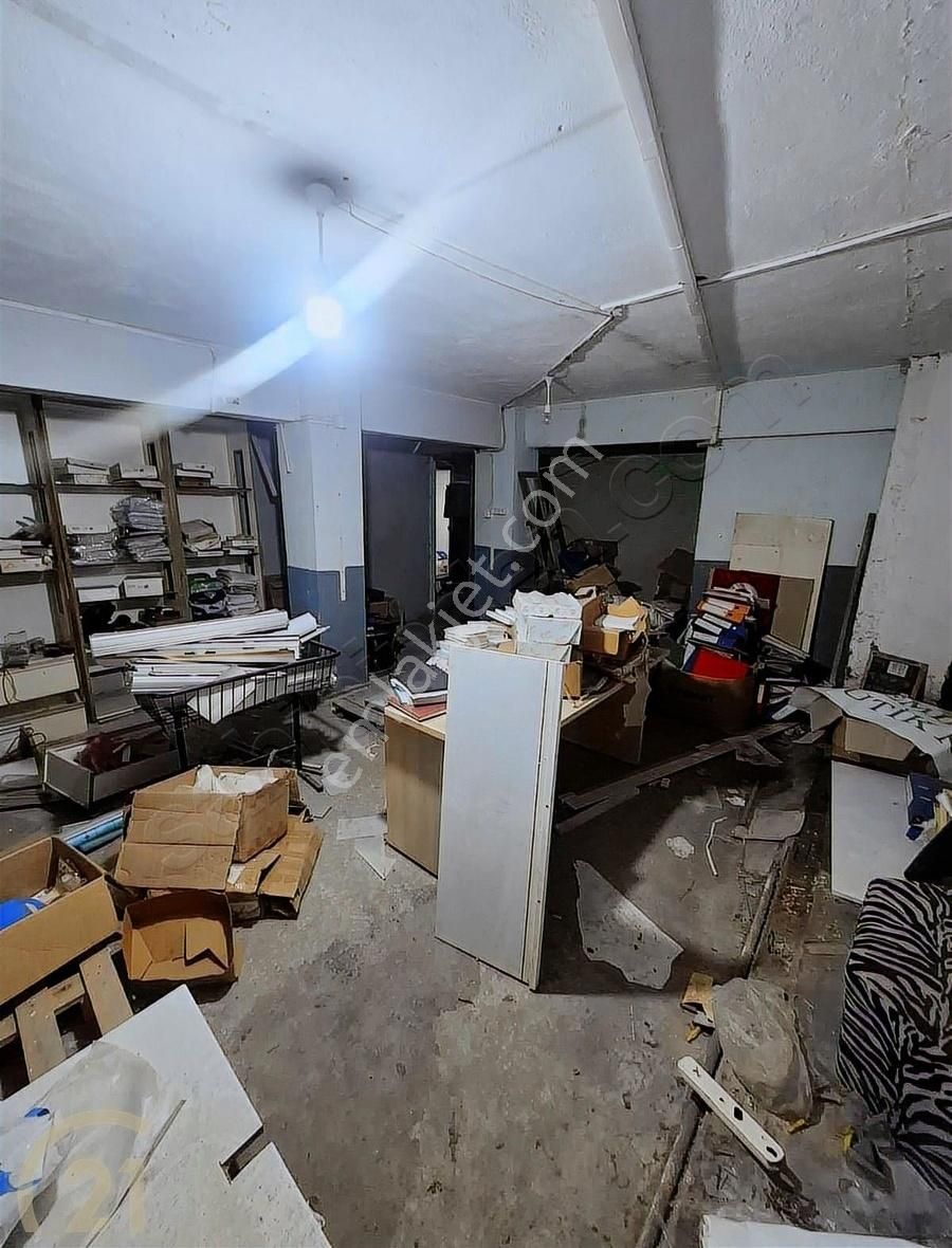 Century 21. Loca Gayrimenkul'den Çarşı Merkezde Depo
