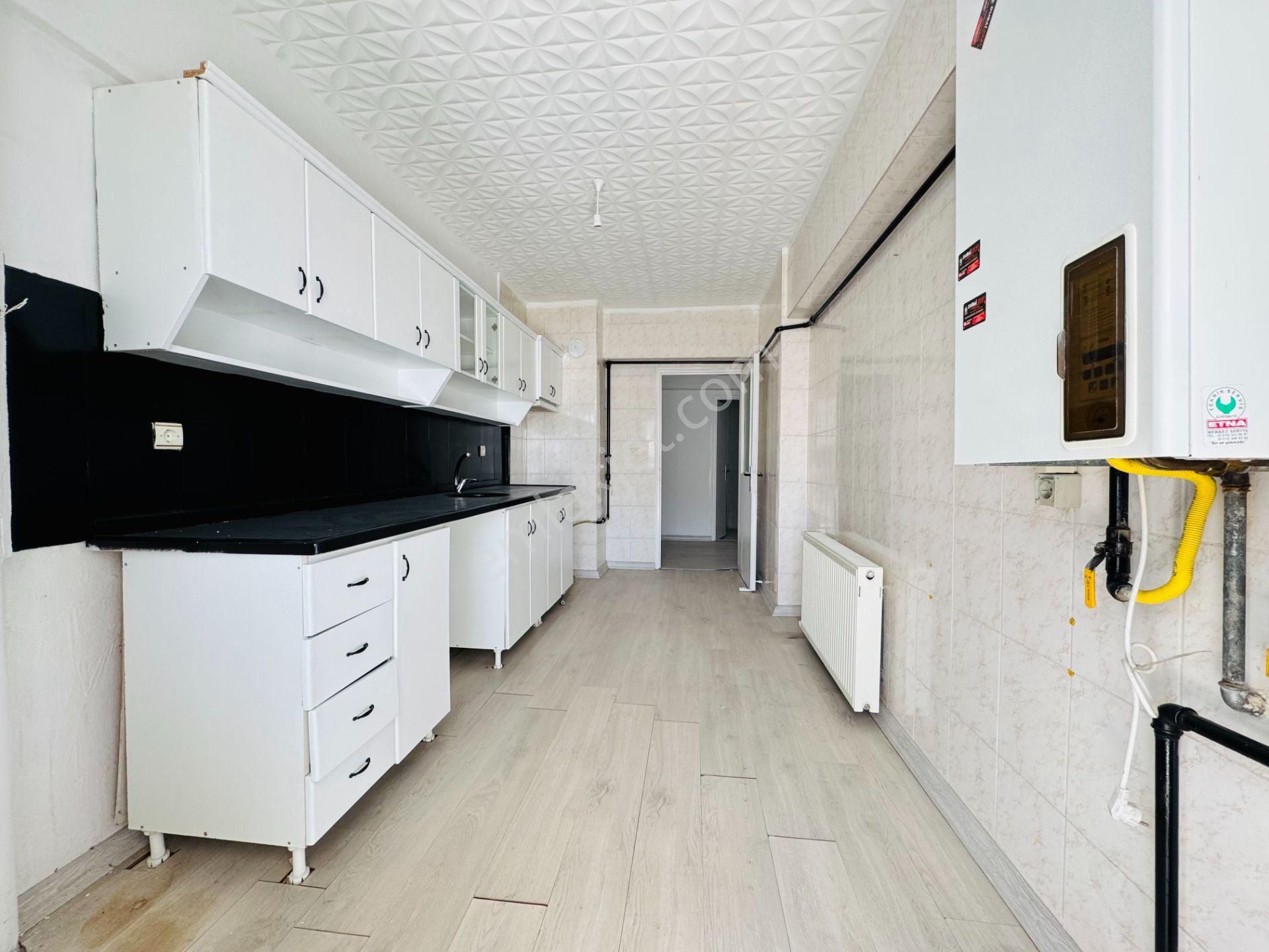 Nam-ak Emlak'tan Hastahane Yakını Asansörlü 3+1 Daire - Görsel 5