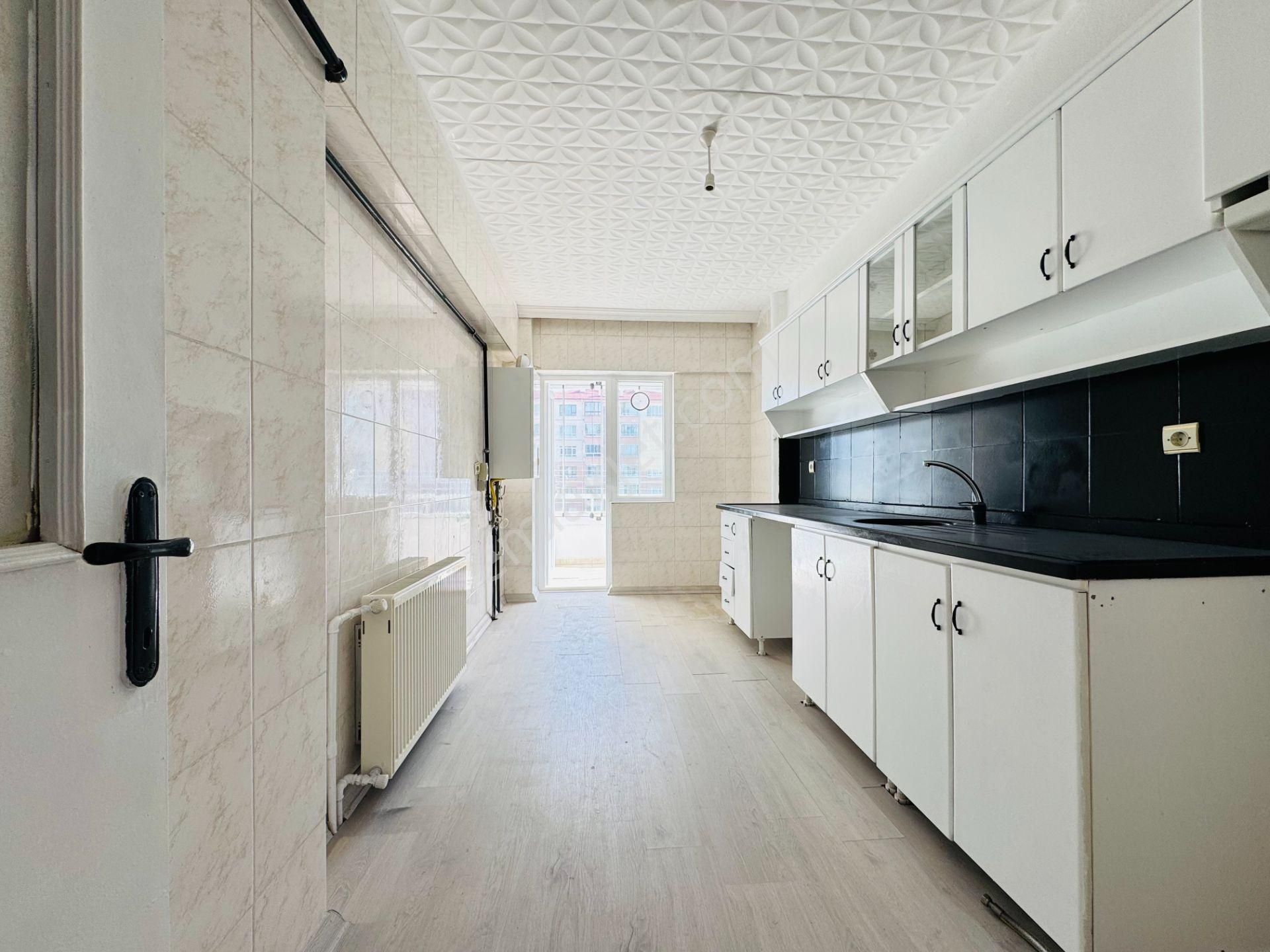 Nam-ak Emlak'tan Hastahane Yakını Asansörlü 3+1 Daire