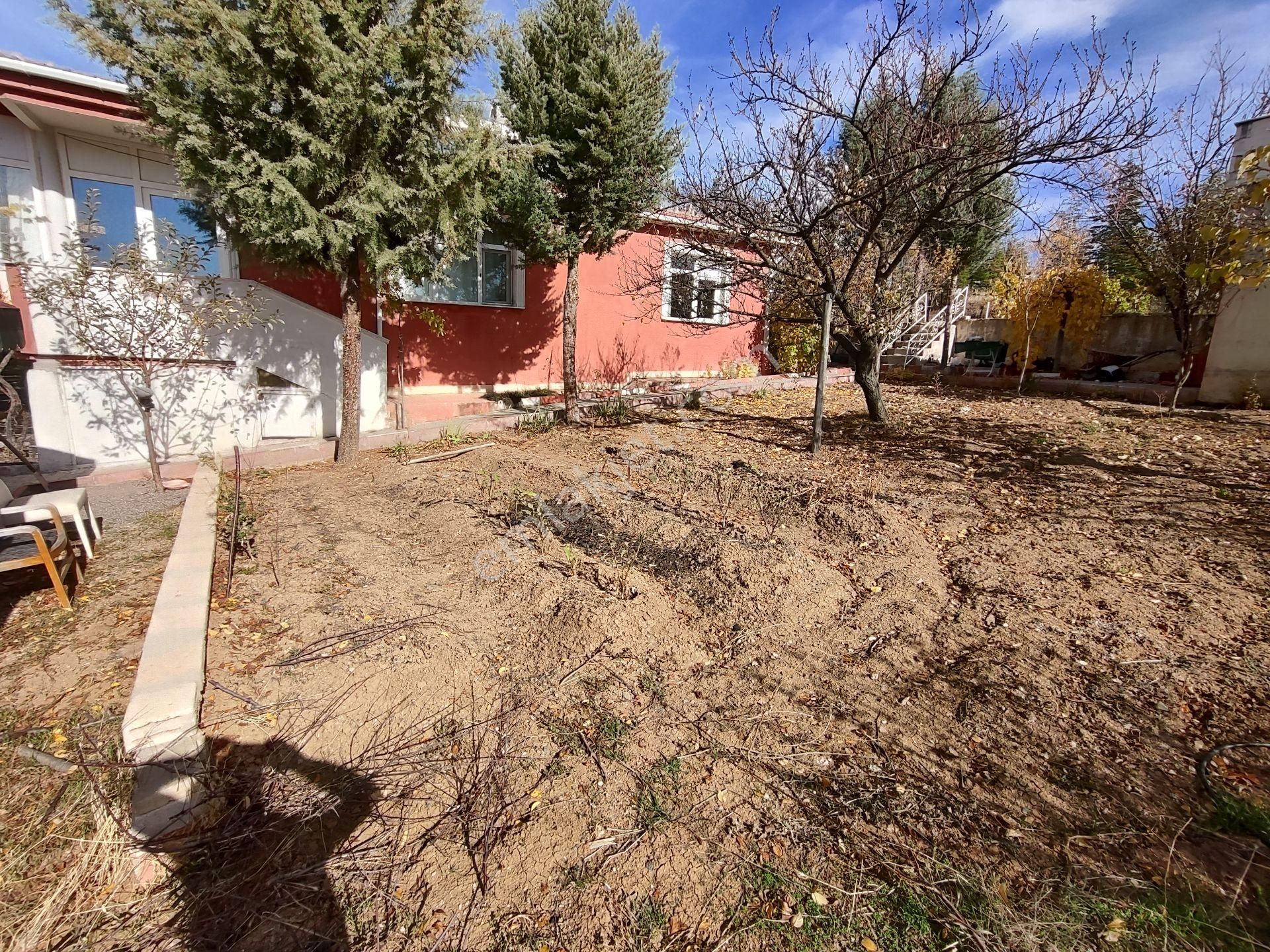 Sirkeli'de İçerisinde 2+1 Tapulu Müstakil Ev Bulunan 743m2 İmarlı Villa Parseli Tuğrul Emlaktan - Görsel 18