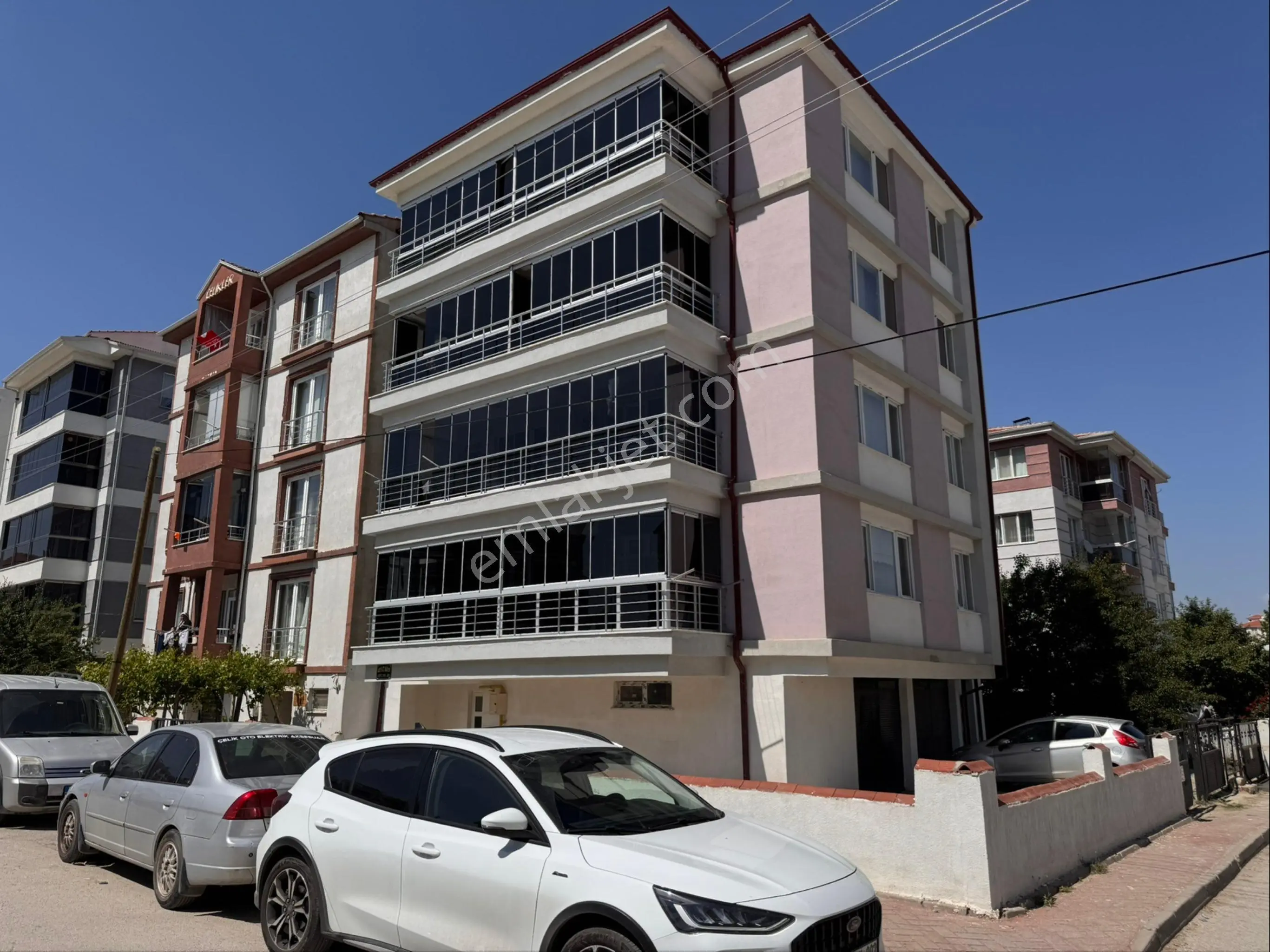 Pera'dan Çankaya Mh Eşyalı, Ara Kat, Asansörlü Satılık 1+1 Daire - Görsel 2