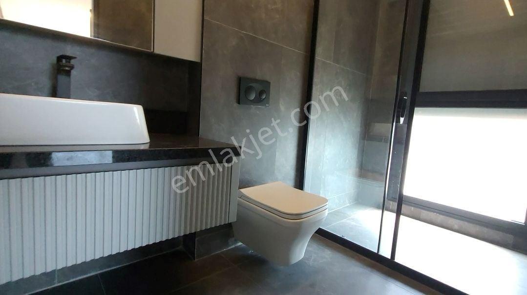 Kuşadası Soğucak'ta Deniz Manzaralı Trıbleks Akıllı Villa - Görsel 33