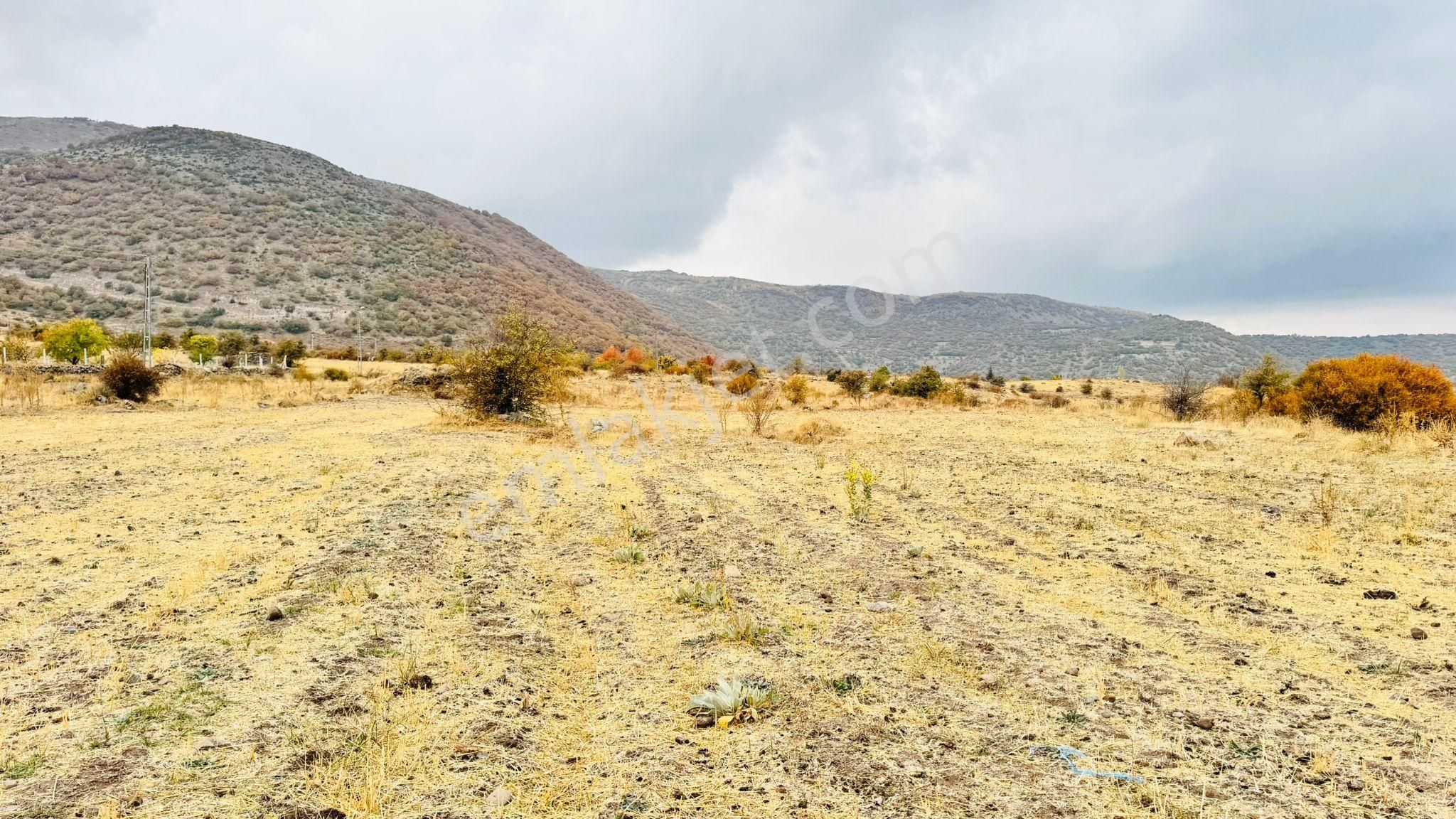 Kayseri Sakarçiftliği’nde Yatırımlık Arsa – Şehir Manzaralı, Villa Bölgesinde!