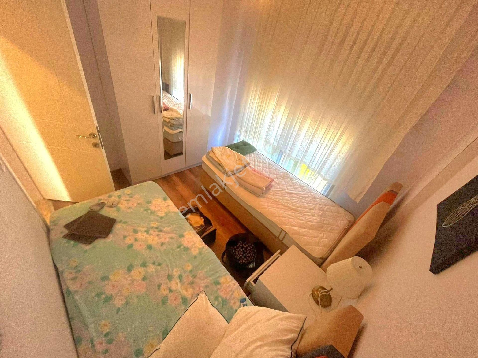 Kuşadasında Plaja Yakın Havuzlu Sitede Otoparklı Bahçeli 3+1 Yazlık - Görsel 20