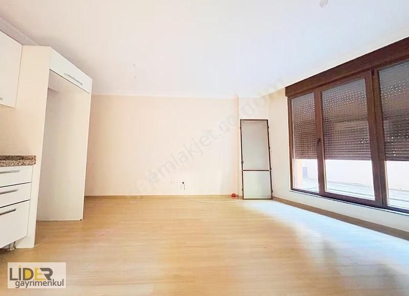 Lider'den İdealtepe Sahile Yakın 10 Yıllık Bahçeli Ön Cephe 3+1 - Görsel 5