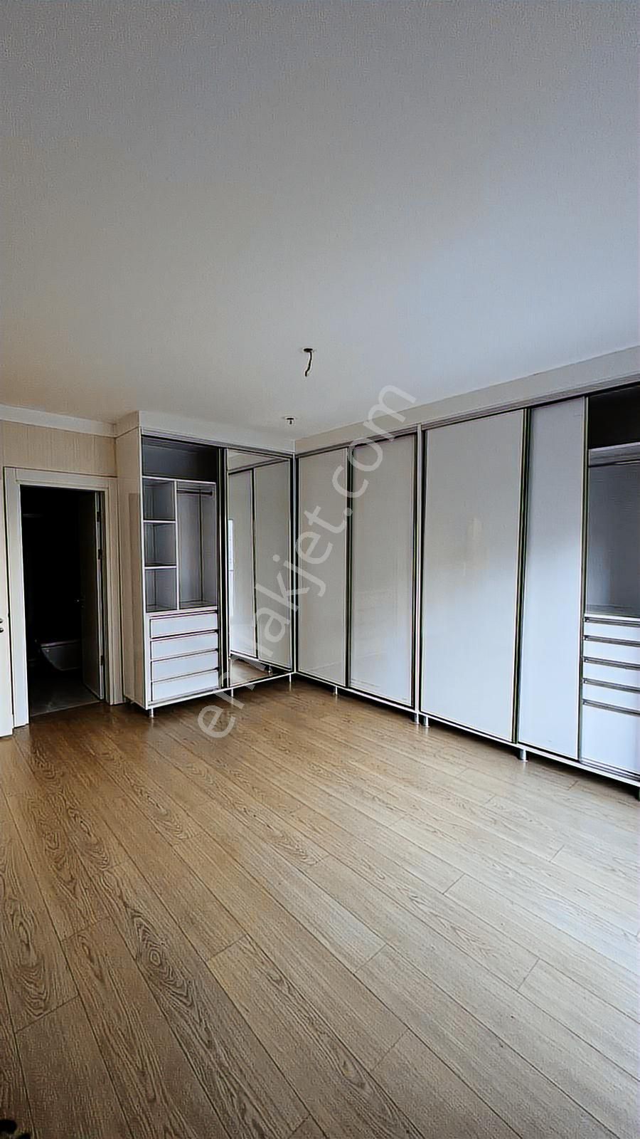 Tema İstanbulda Migros'a Yakın Kısa Bloklarda Satılık 3+1 - Görsel 8