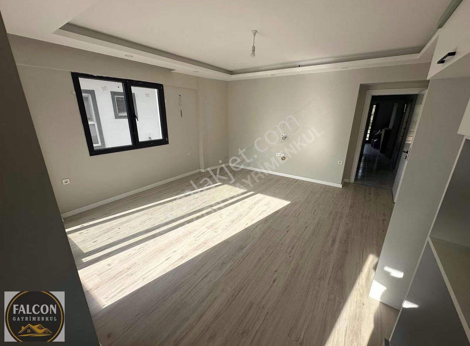 Falcon'dan Karamuğarda Geniş Ve Ferah 2+1 Daire - Görsel 4