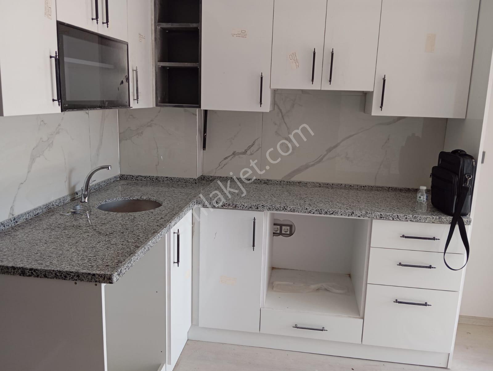Uşak Merkez Ünalan Mh De 1+1 Kiralık Daire - Görsel 2