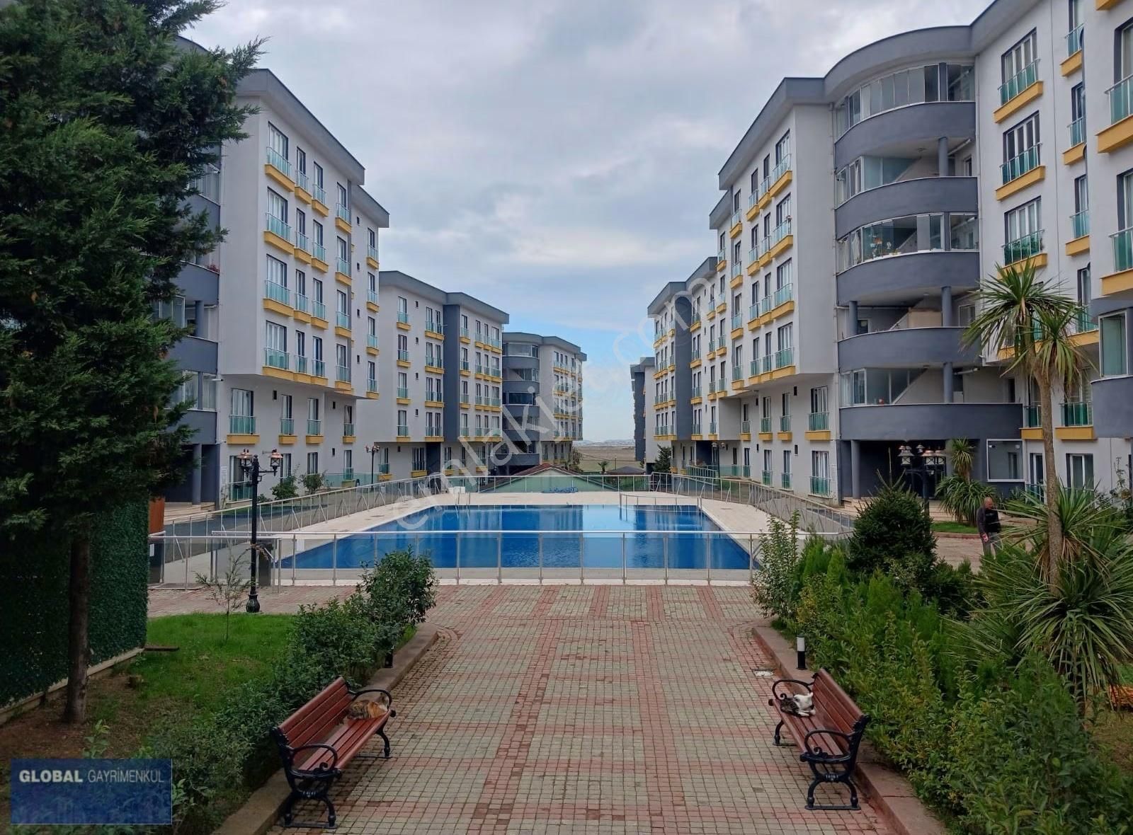 Global'den, Fiyaka 3 Sitesinde Yenilenmiş, Lüks, Geniş 2+1 Daire