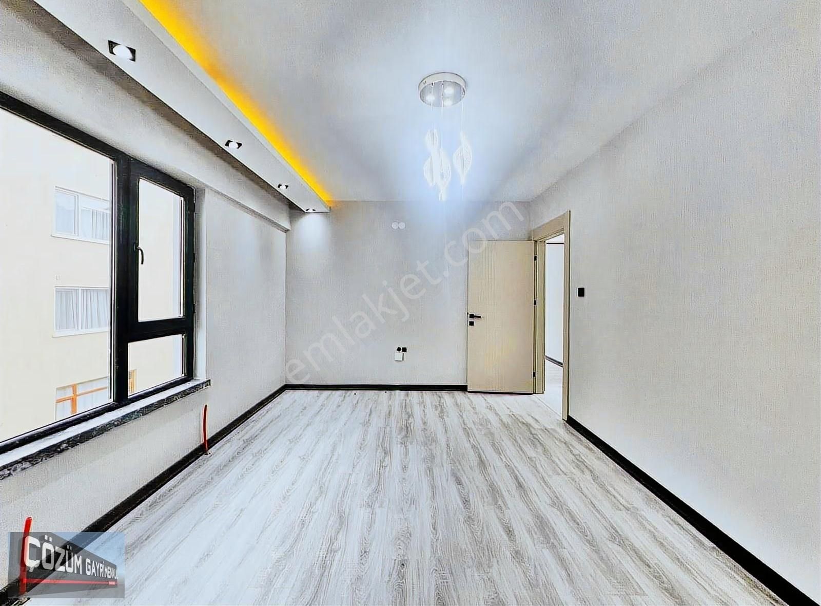 Çözüm'den Merkezde Sıfır 3+1 Katta Ön Cephe Çift Banyolu Daire - Görsel 19