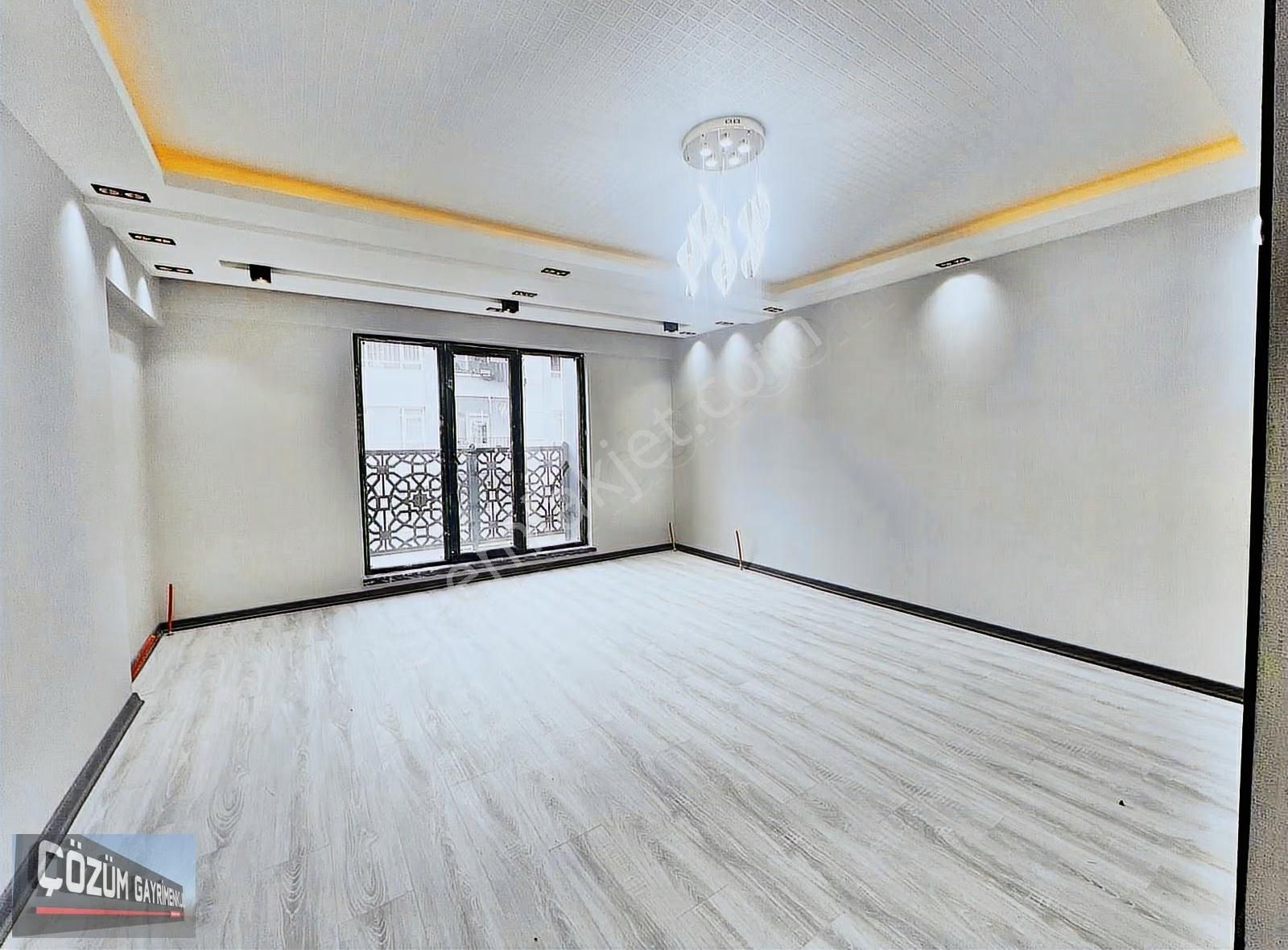 Çözüm'den Merkezde Sıfır 3+1 Katta Ön Cephe Çift Banyolu Daire - Görsel 4