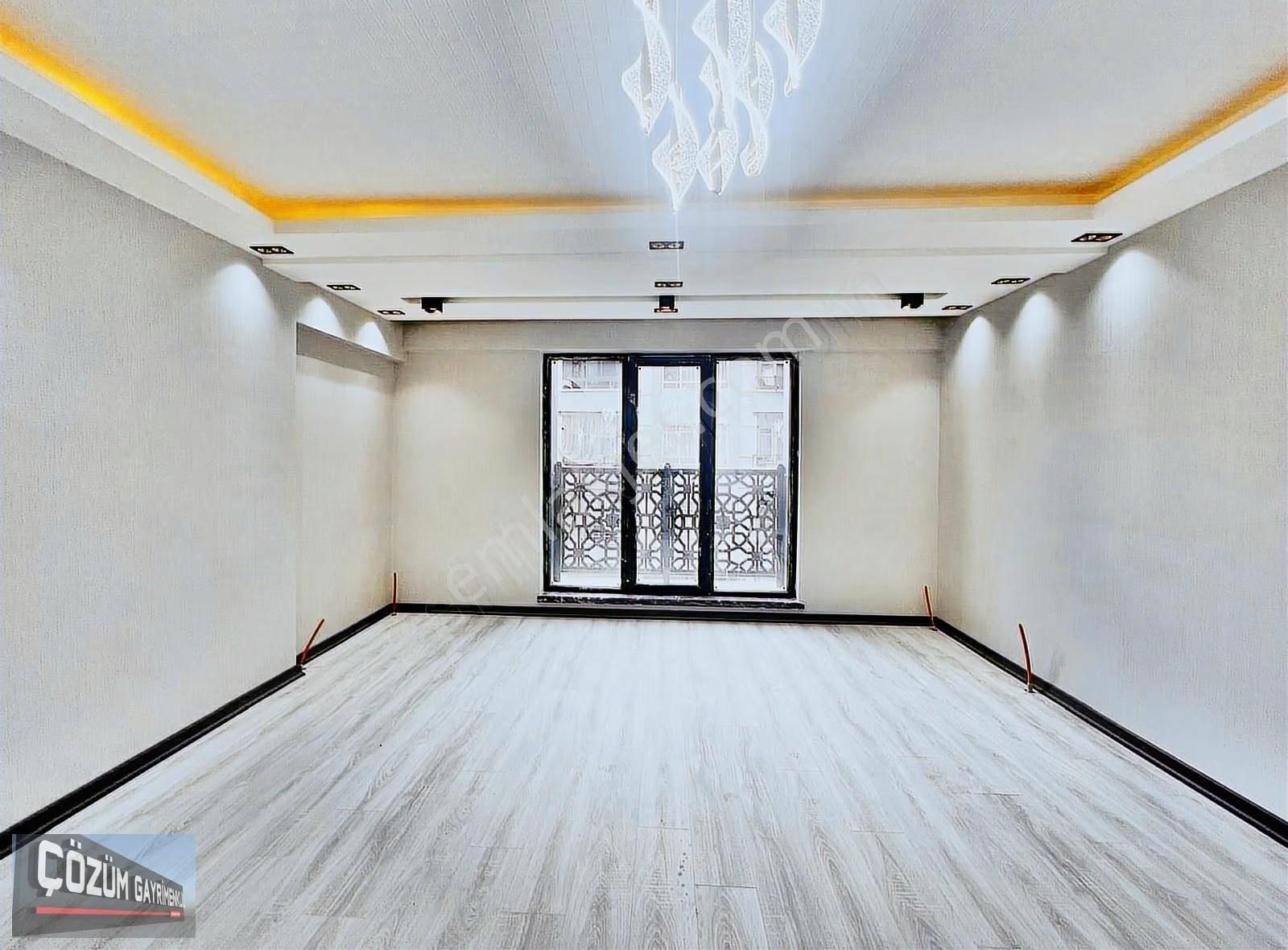 Çözüm'den Merkezde Sıfır 3+1 Katta Ön Cephe Çift Banyolu Daire - Görsel 7