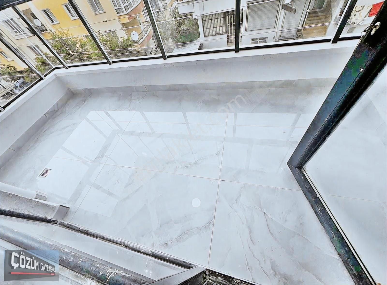 Çözüm'den Merkezde Sıfır 3+1 Katta Ön Cephe Çift Banyolu Daire - Görsel 2