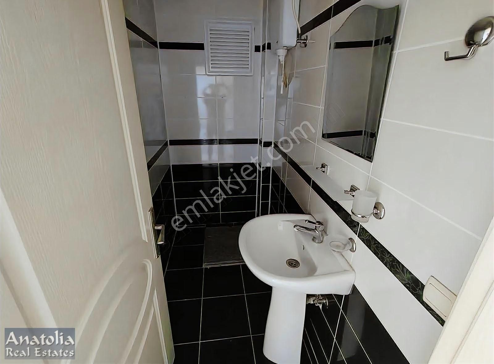 Merkezde Satılık Geniş Bahçeli 3+1 Daire - Görsel 16