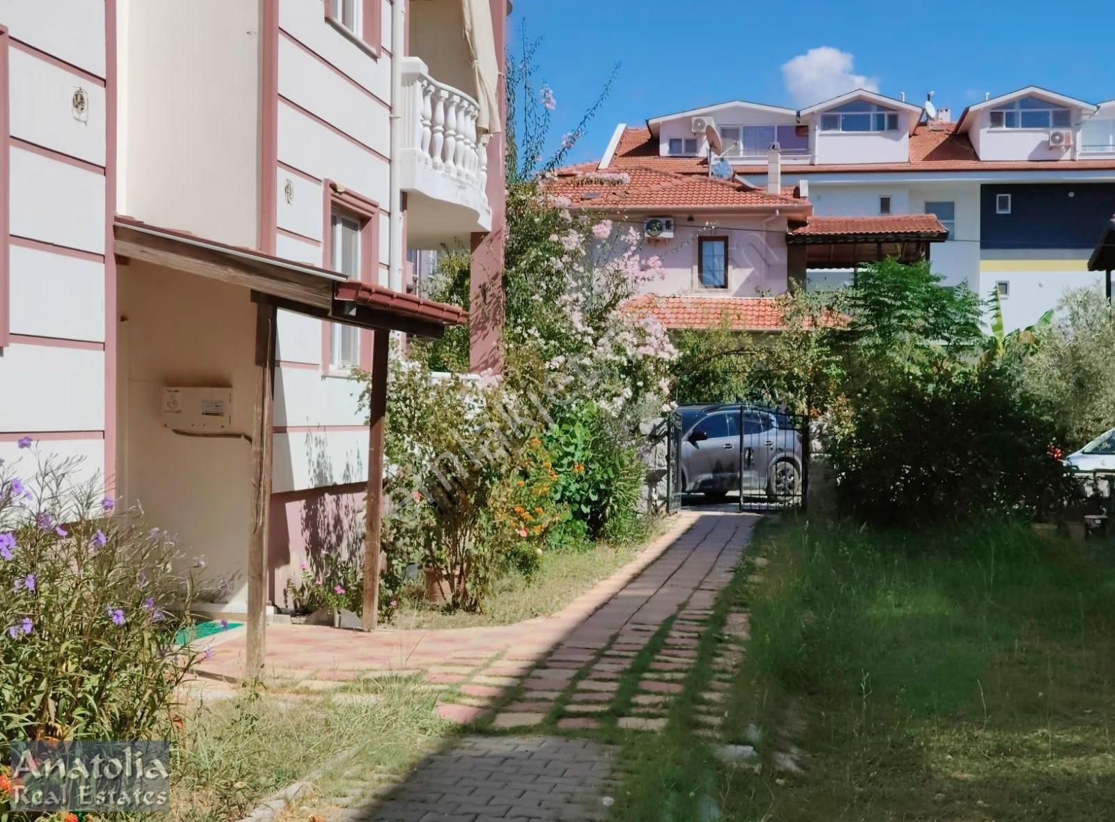 Merkezde Satılık Geniş Bahçeli 3+1 Daire