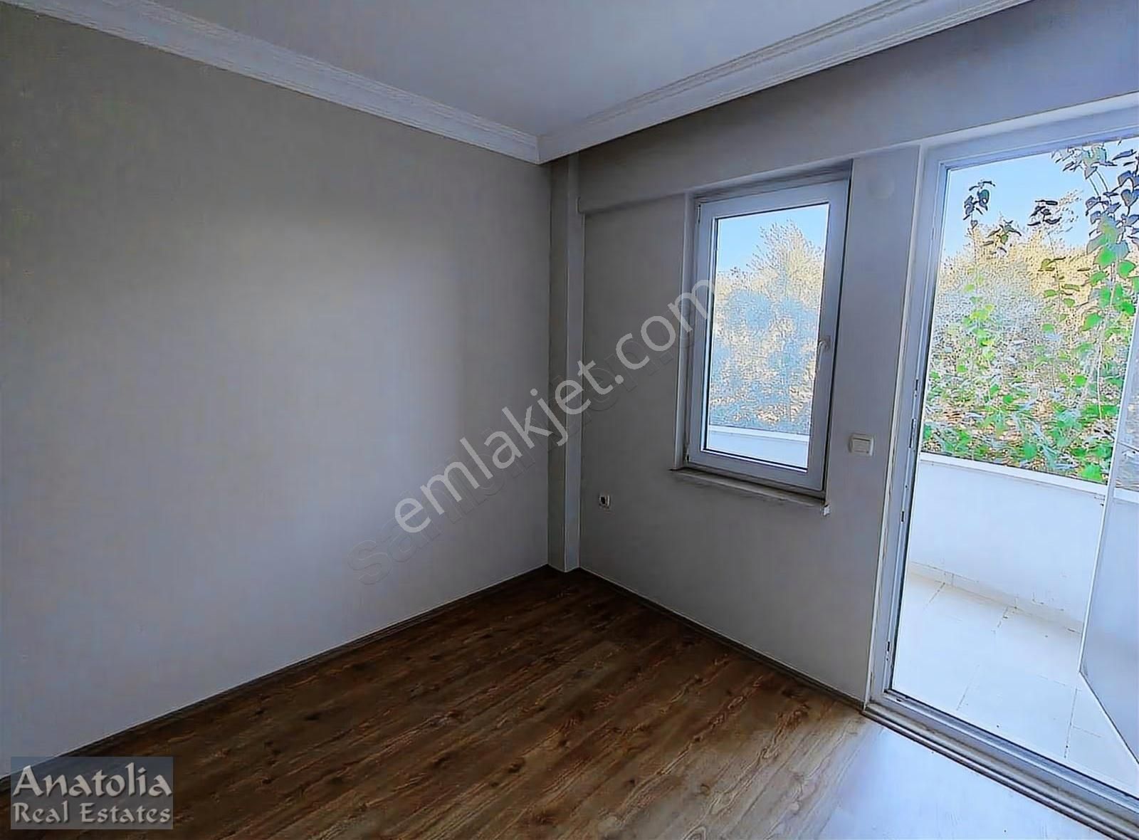 Merkezde Satılık Geniş Bahçeli 3+1 Daire - Görsel 2