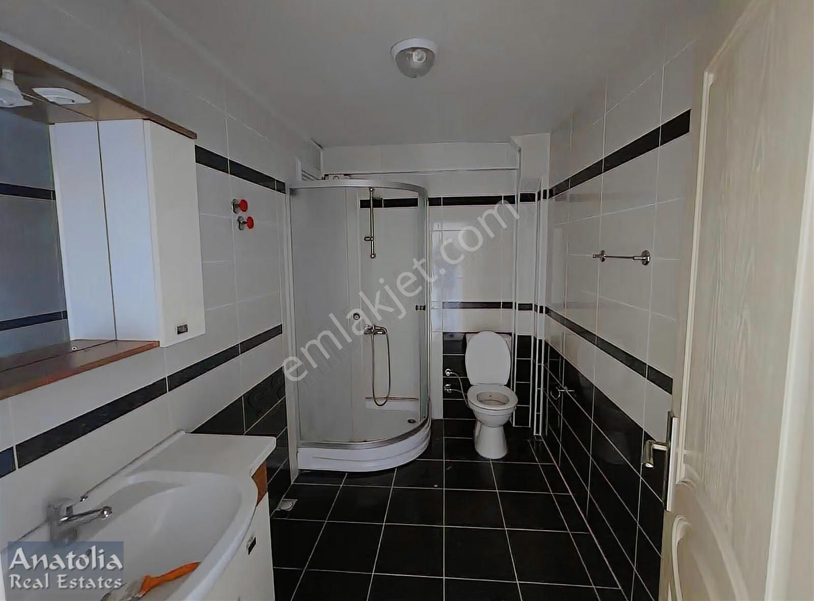 Merkezde Satılık Geniş Bahçeli 3+1 Daire - Görsel 15