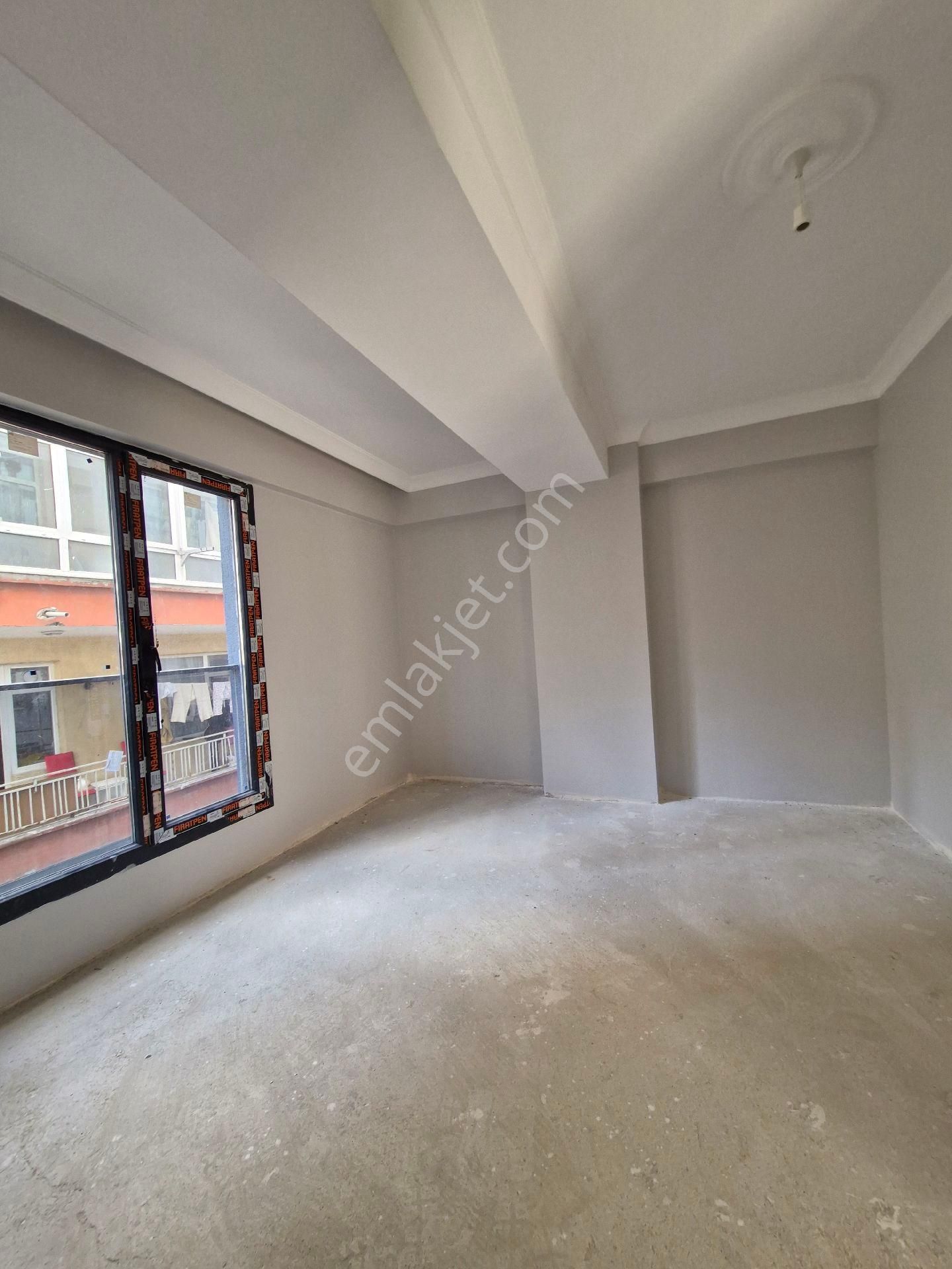 Küçükçekmece Cennet Mah. Satılık Sıfır E-5 'e Çok Yakın Otoparklı Arakat - Görsel 12