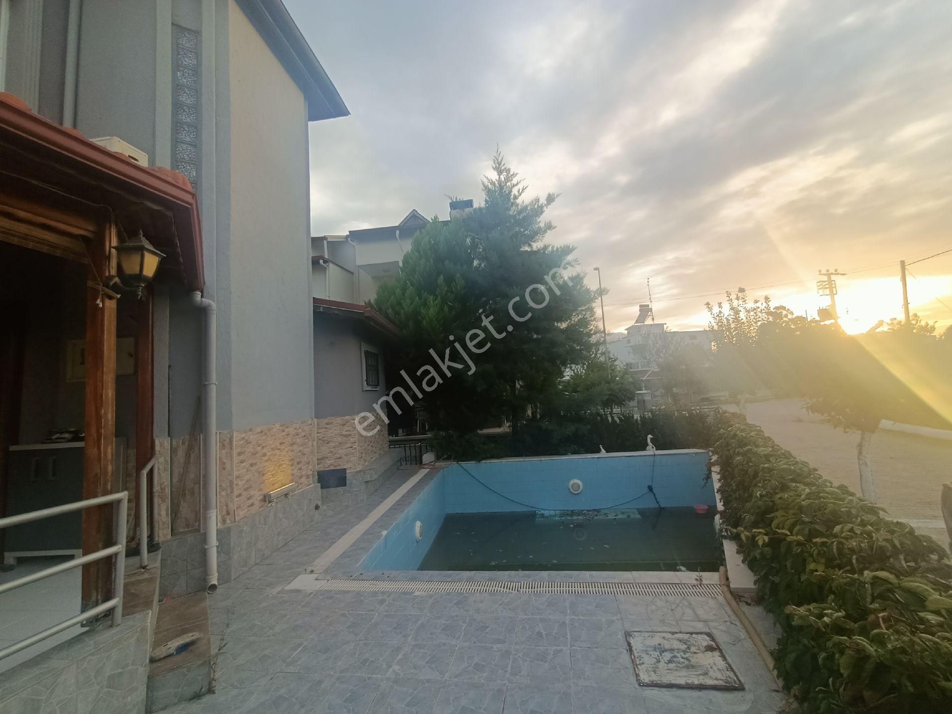 Kuşadası Davutlar Sahil Denize Yürüme Mesafesinde 4+1 Villa Satılık - Görsel 29
