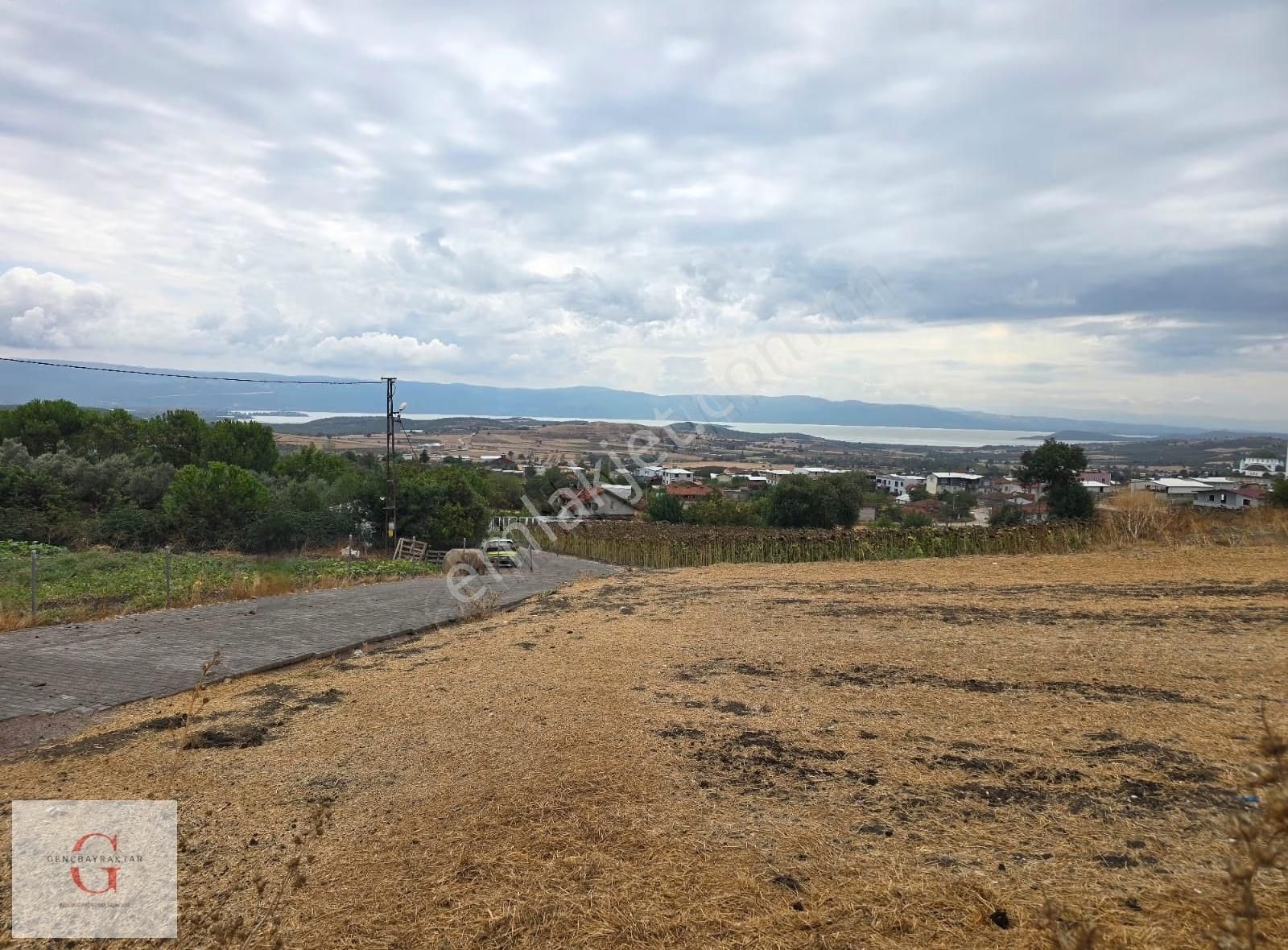 Karacabey İkizce'de Göl Manzaralı Köy İçi 2400m2t Tek Tapu Bahçe - Görsel 9