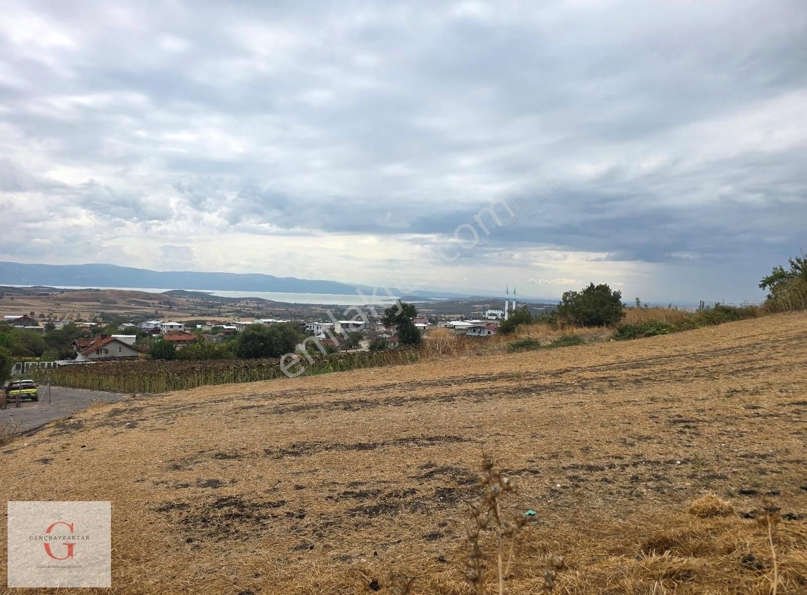 Karacabey İkizce'de Göl Manzaralı Köy İçi 2400m2t Tek Tapu Bahçe - Görsel 12