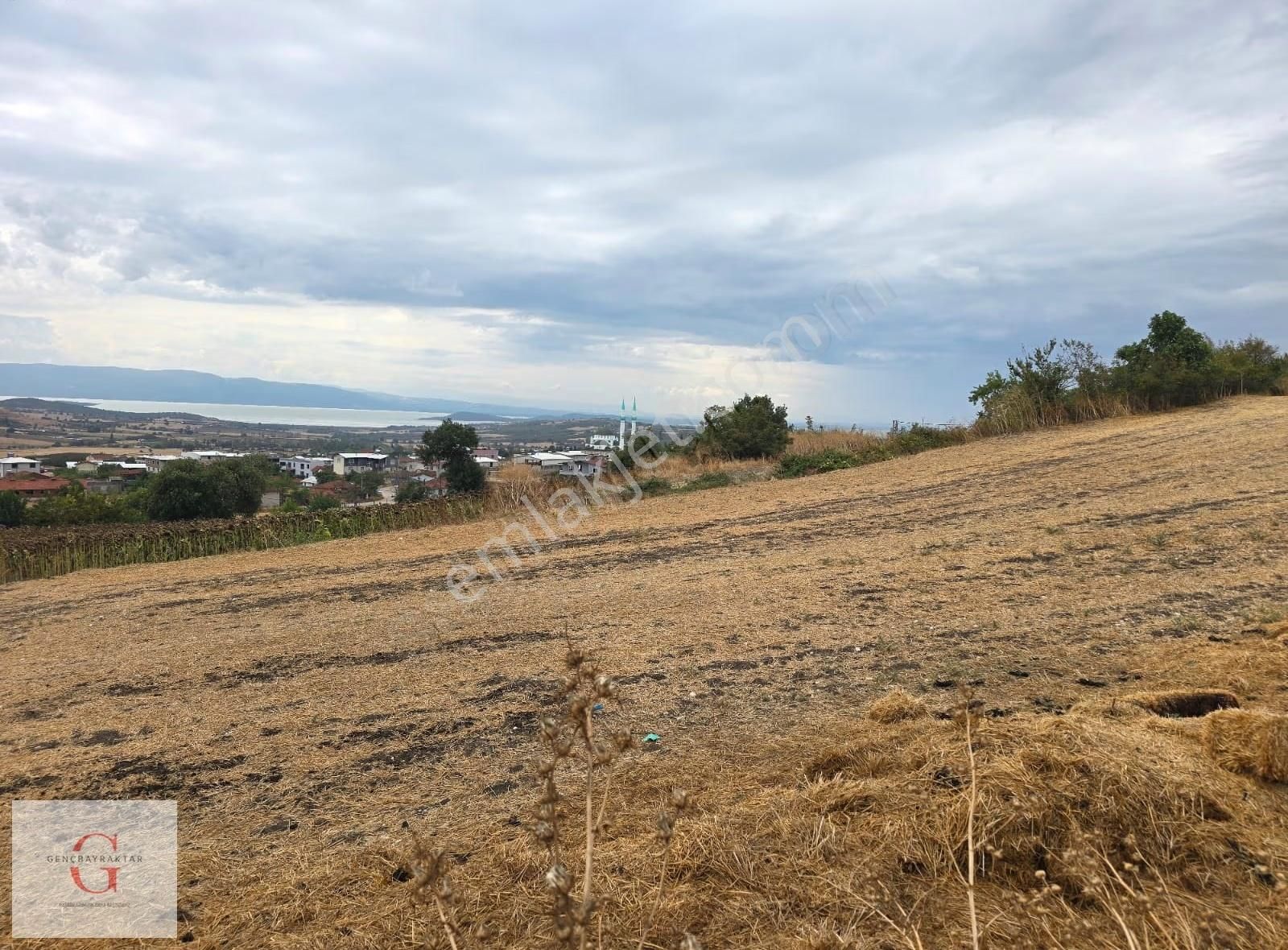 Karacabey İkizce'de Göl Manzaralı Köy İçi 2400m2t Tek Tapu Bahçe - Görsel 8