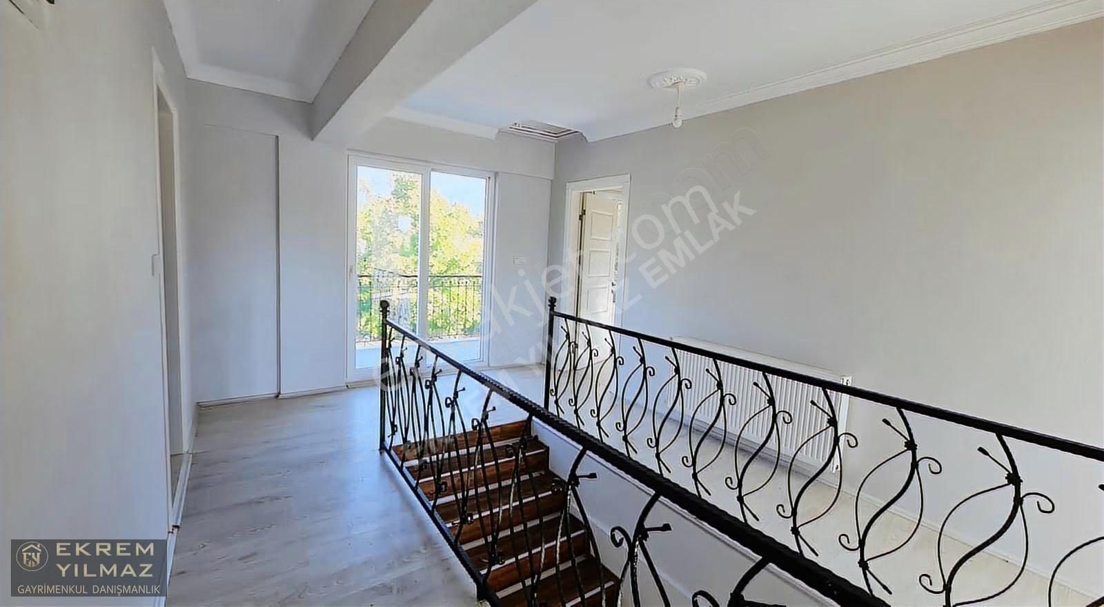 Köyceğiz Yangı Mahalesin'de Sesiz Doğayla İç İçe Nezih Bir Villa - Görsel 28