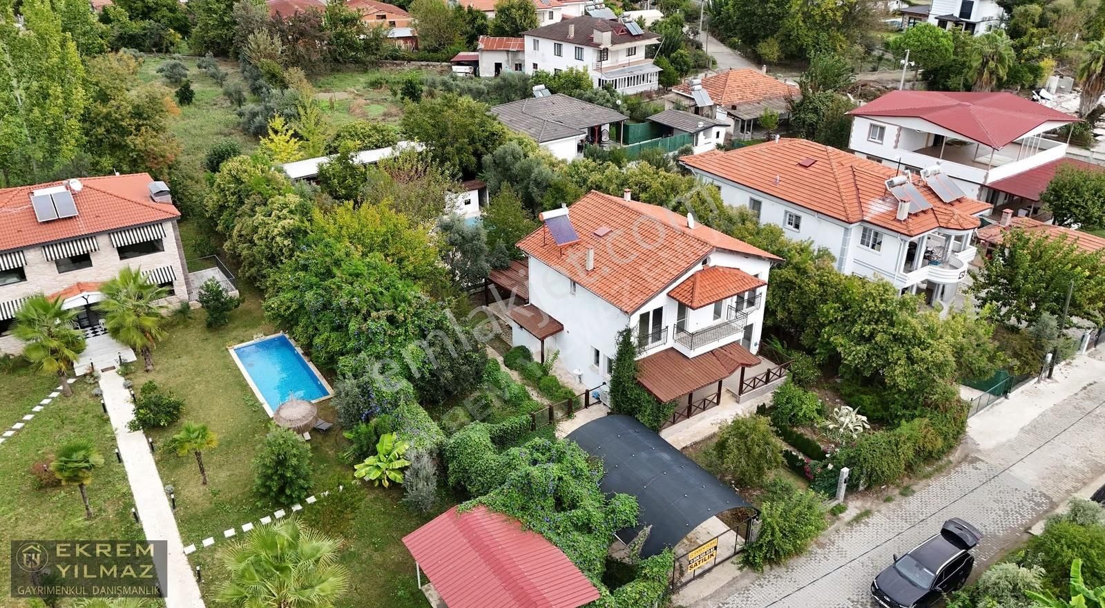 Köyceğiz Yangı Mahalesin'de Sesiz Doğayla İç İçe Nezih Bir Villa - Görsel 10