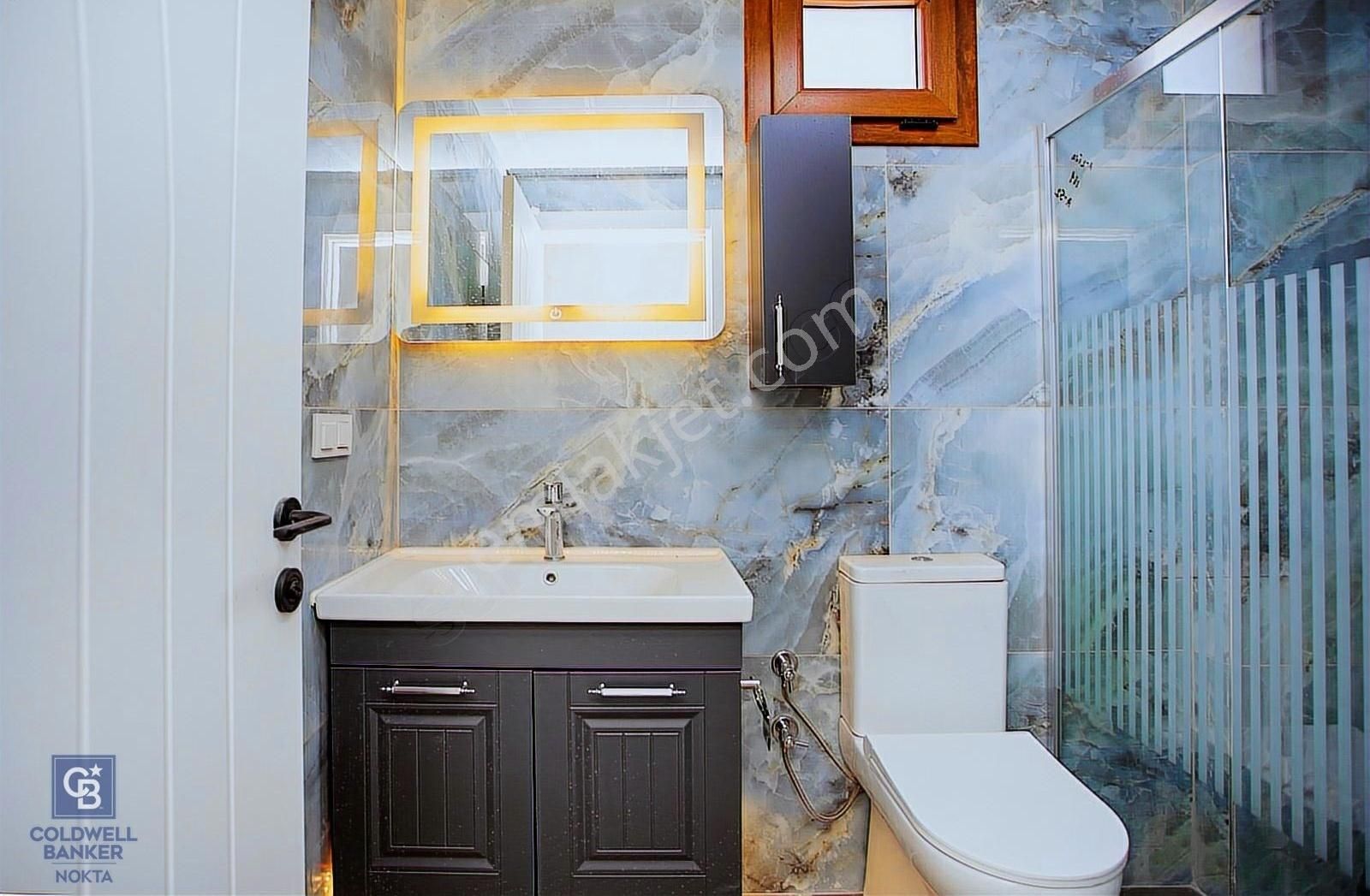 Foça Bağarası Villalar Bölgesinde Satılık 4+1 Müstakil Villa