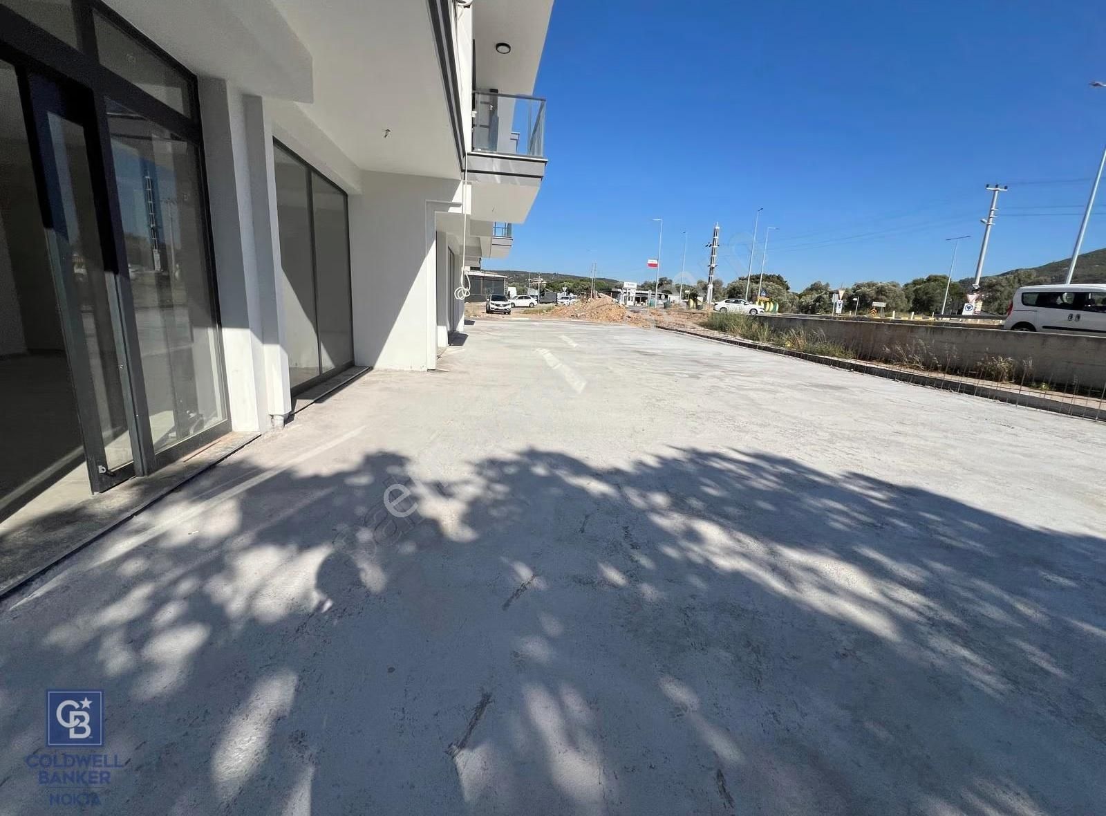 Yenifoça Gencelli'de Anayol Üzeri Satılık Dükkan - Görsel 29