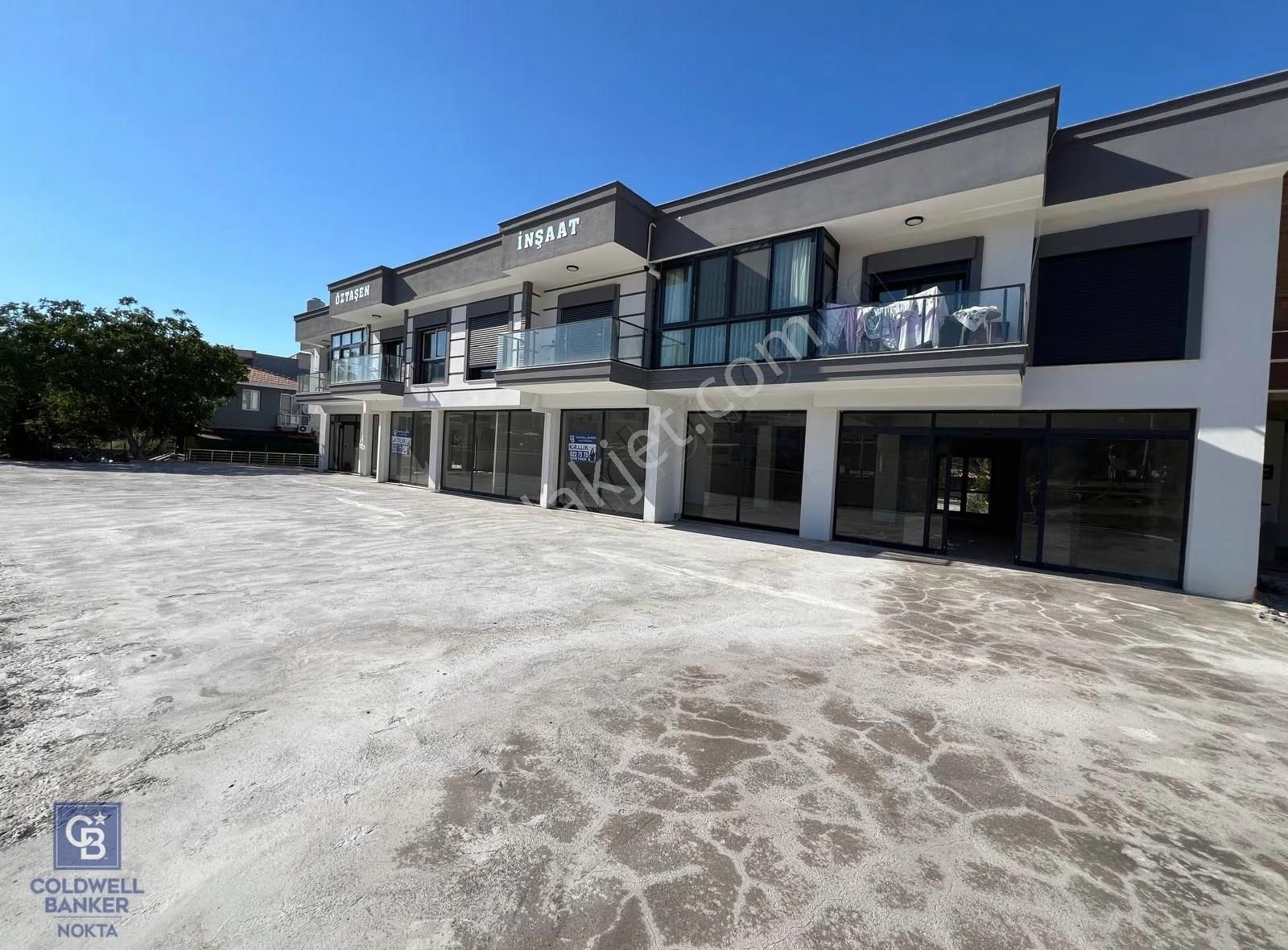 Yenifoça Gencelli'de Anayol Üzeri Satılık Dükkan - Görsel 20
