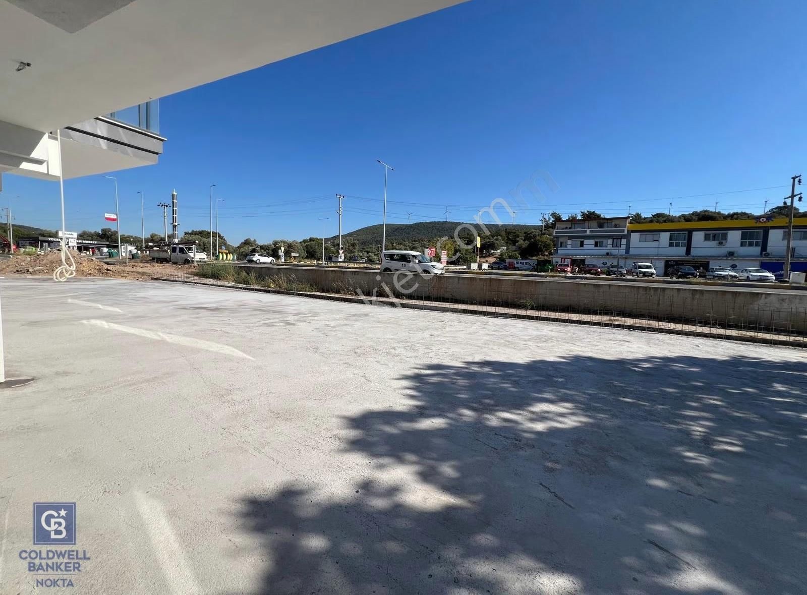 Yenifoça Gencelli'de Anayol Üzeri Kiralık Dükkan