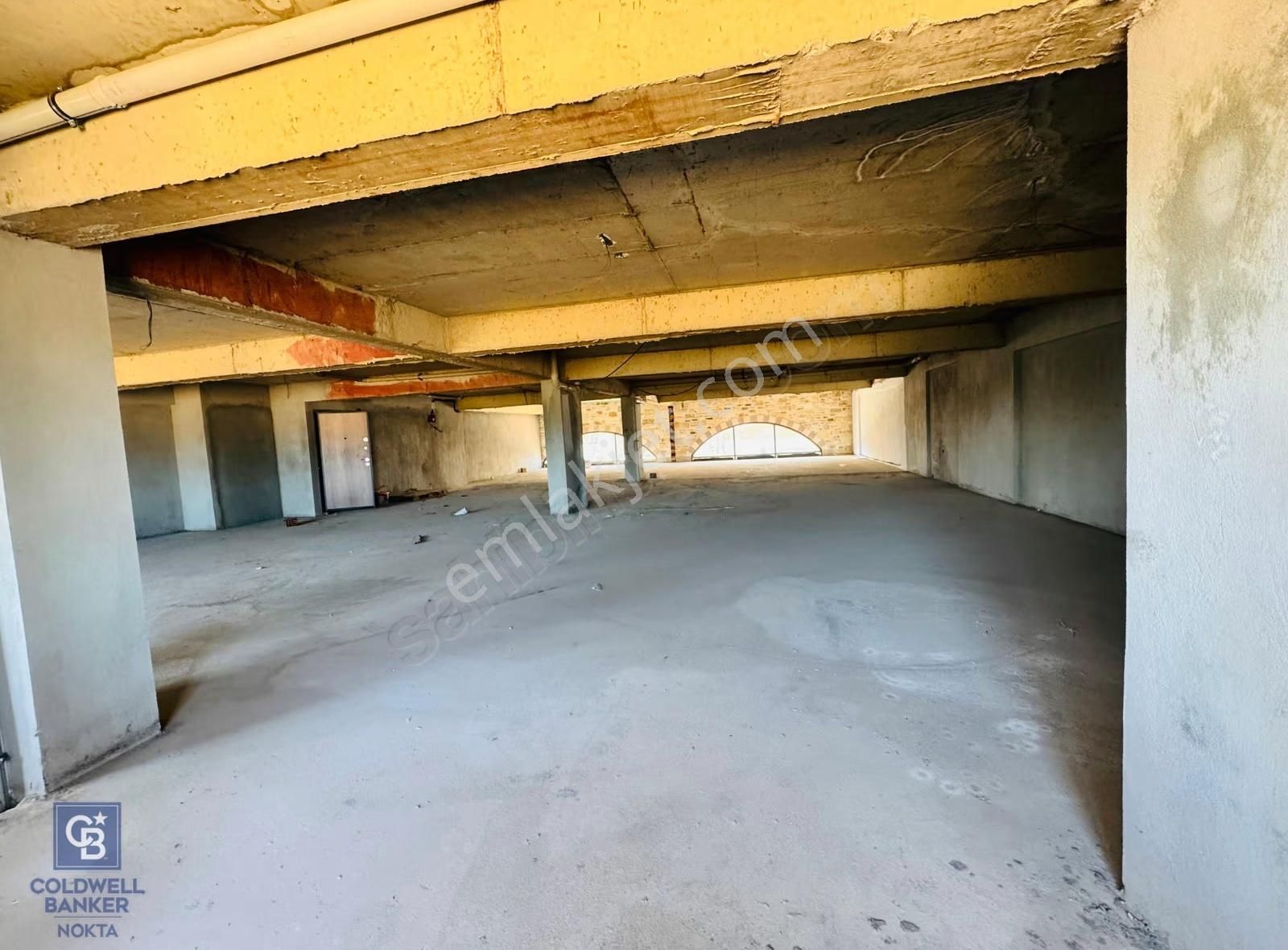 Foça Bağarası Hacıveli Mah. Ana Cadde Üzeri Kiralık Ofis - Görsel 3