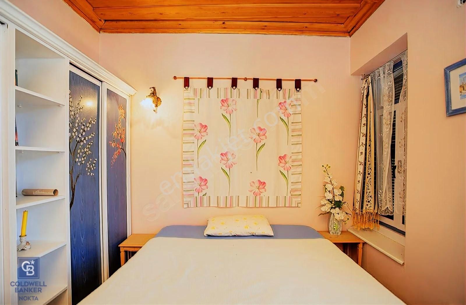 Eski Foça'da Satılık Tarihi Tescilli Taş Bina - Görsel 23