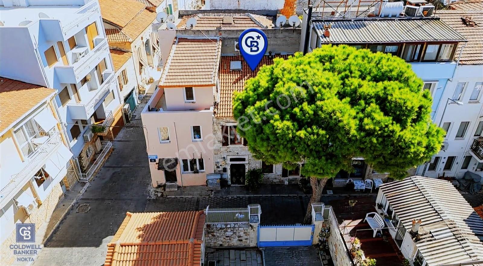 Eski Foça'da Satılık Tarihi Tescilli Taş Bina - Görsel 25