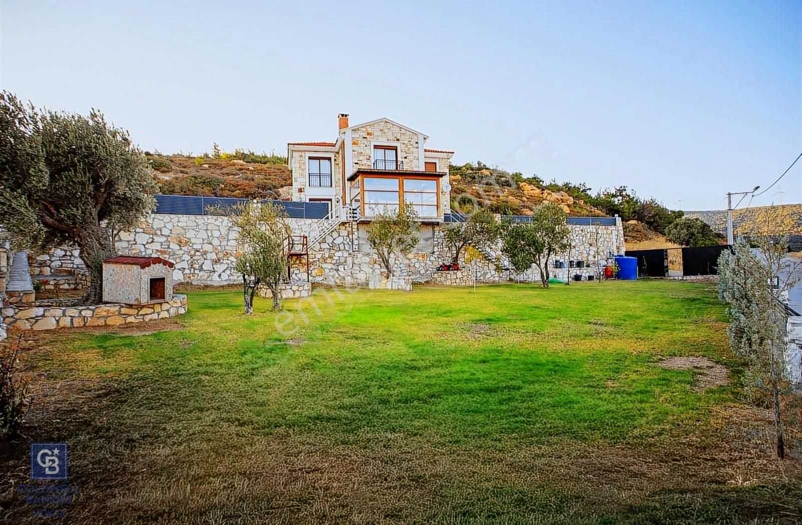 Foça Kocamehmetler'de Satılık 4+1 Müstakil Havuzlu Villa - Görsel 33