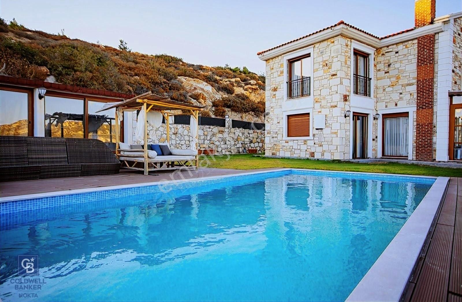 Foça Kocamehmetler'de Satılık 4+1 Müstakil Havuzlu Villa - Görsel 20