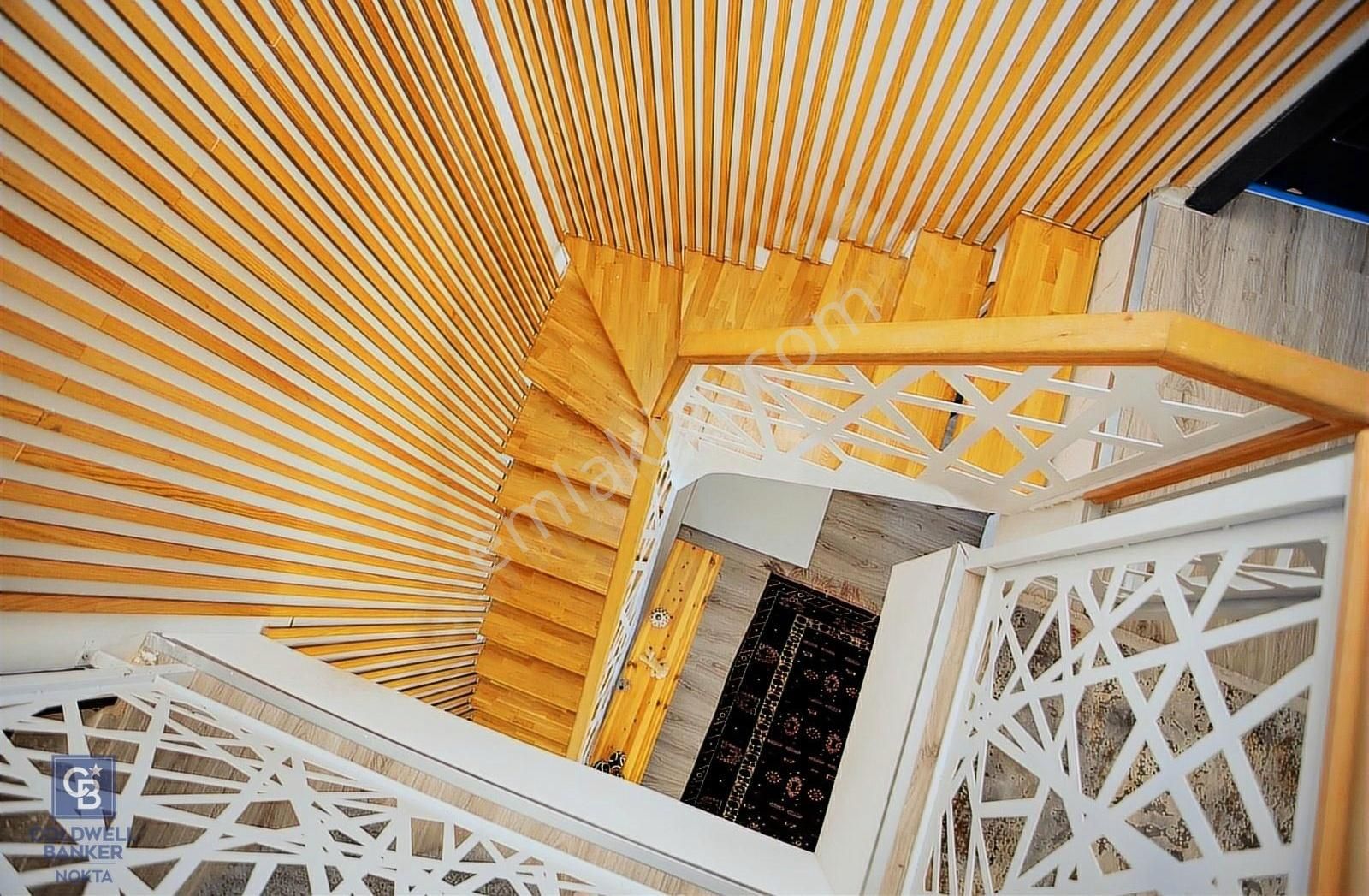 Foça Kocamehmetler'de Satılık 4+1 Müstakil Havuzlu Villa - Görsel 18