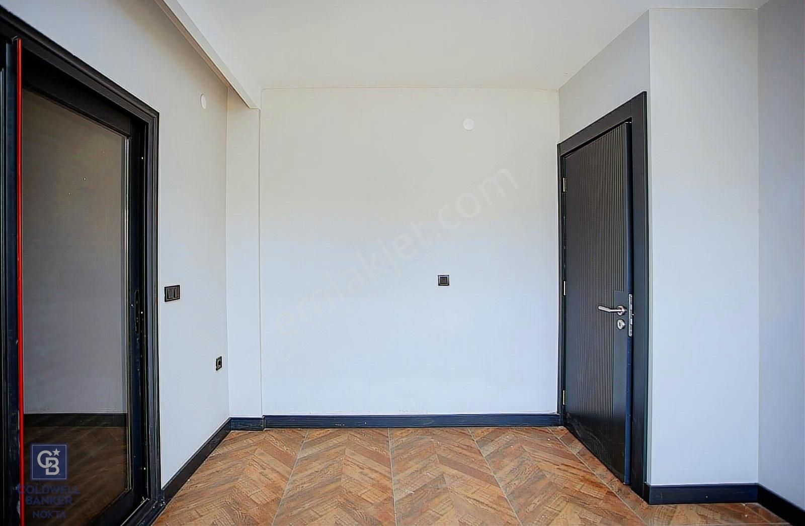 Yenifoça Cumhuriyet Mah. Satılık Havuzlu Lüks Villa - Görsel 17