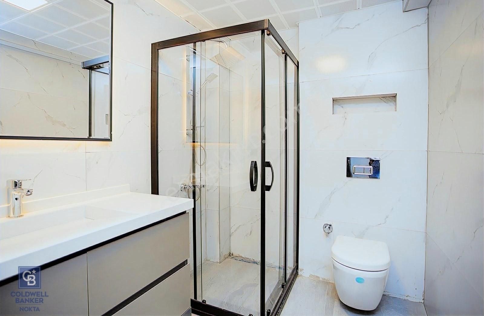 Yenifoça Cumhuriyet Mah. Satılık Havuzlu Lüks Villa - Görsel 8