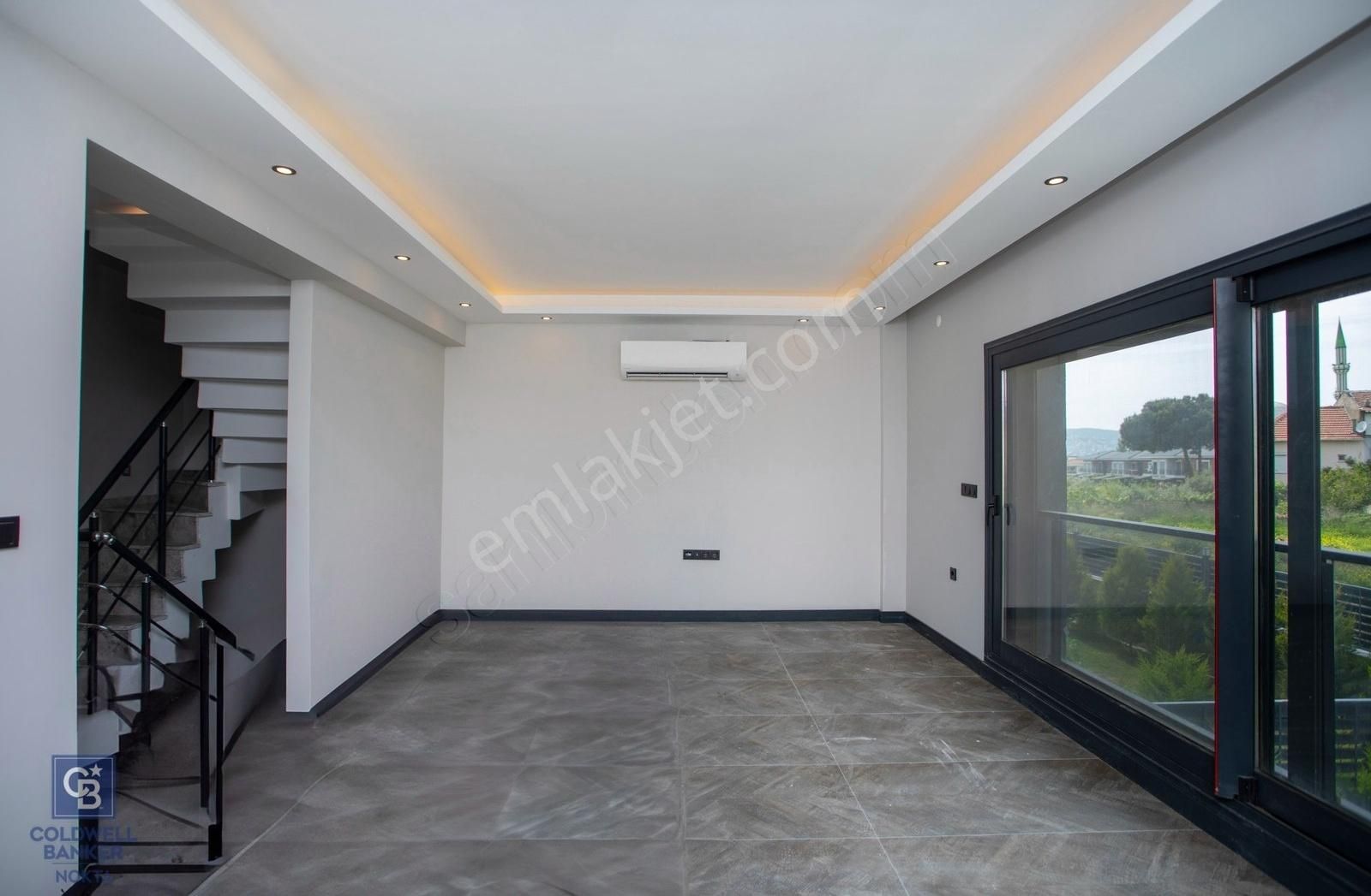 Yenifoça Cumhuriyet Mah. Satılık Havuzlu Lüks Villa - Görsel 10